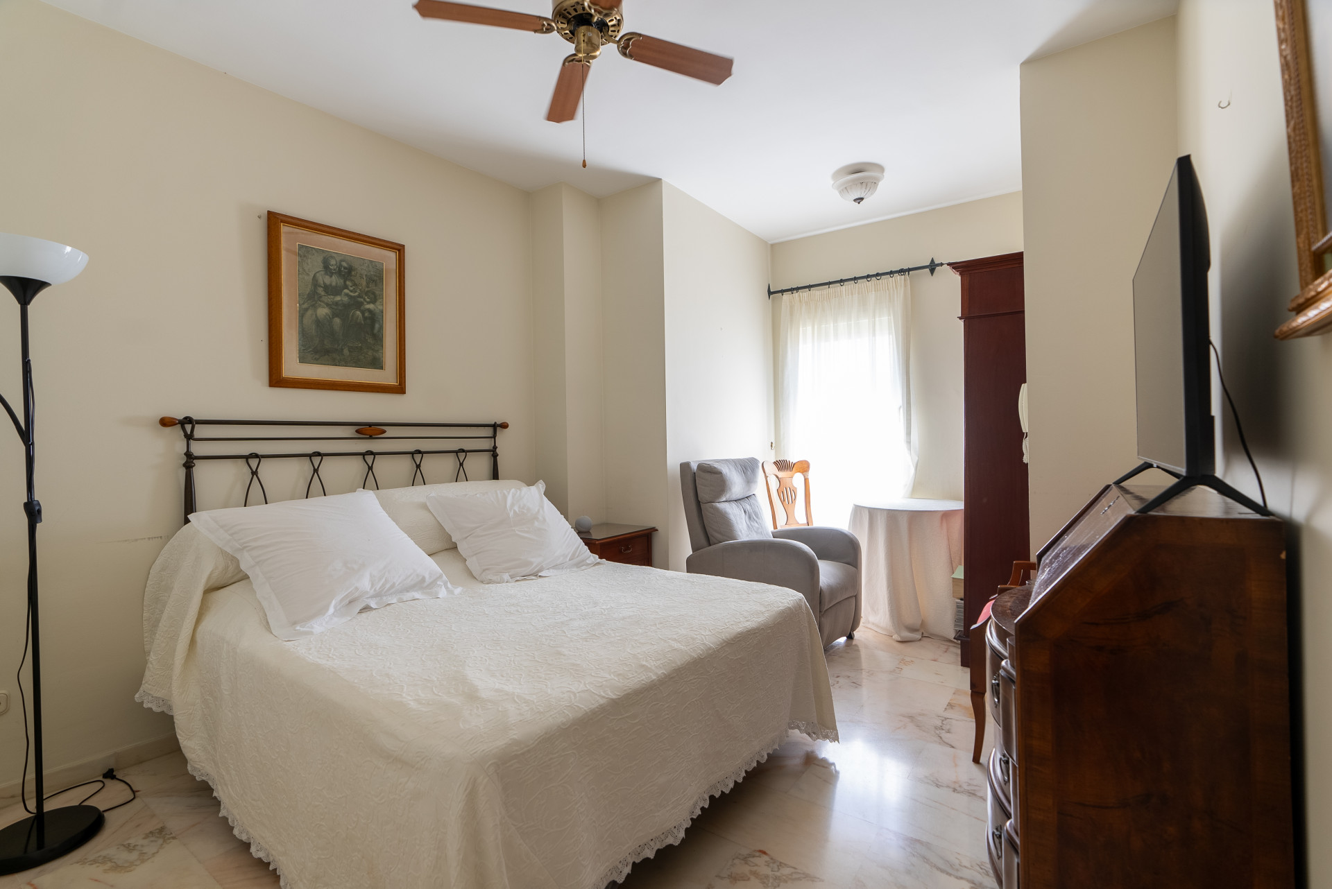 Apartment with sea views on Avenida España, Estepona · Photo 16