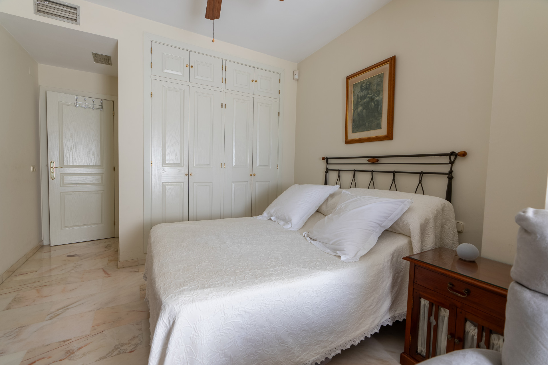 Apartment with sea views on Avenida España, Estepona · Photo 8