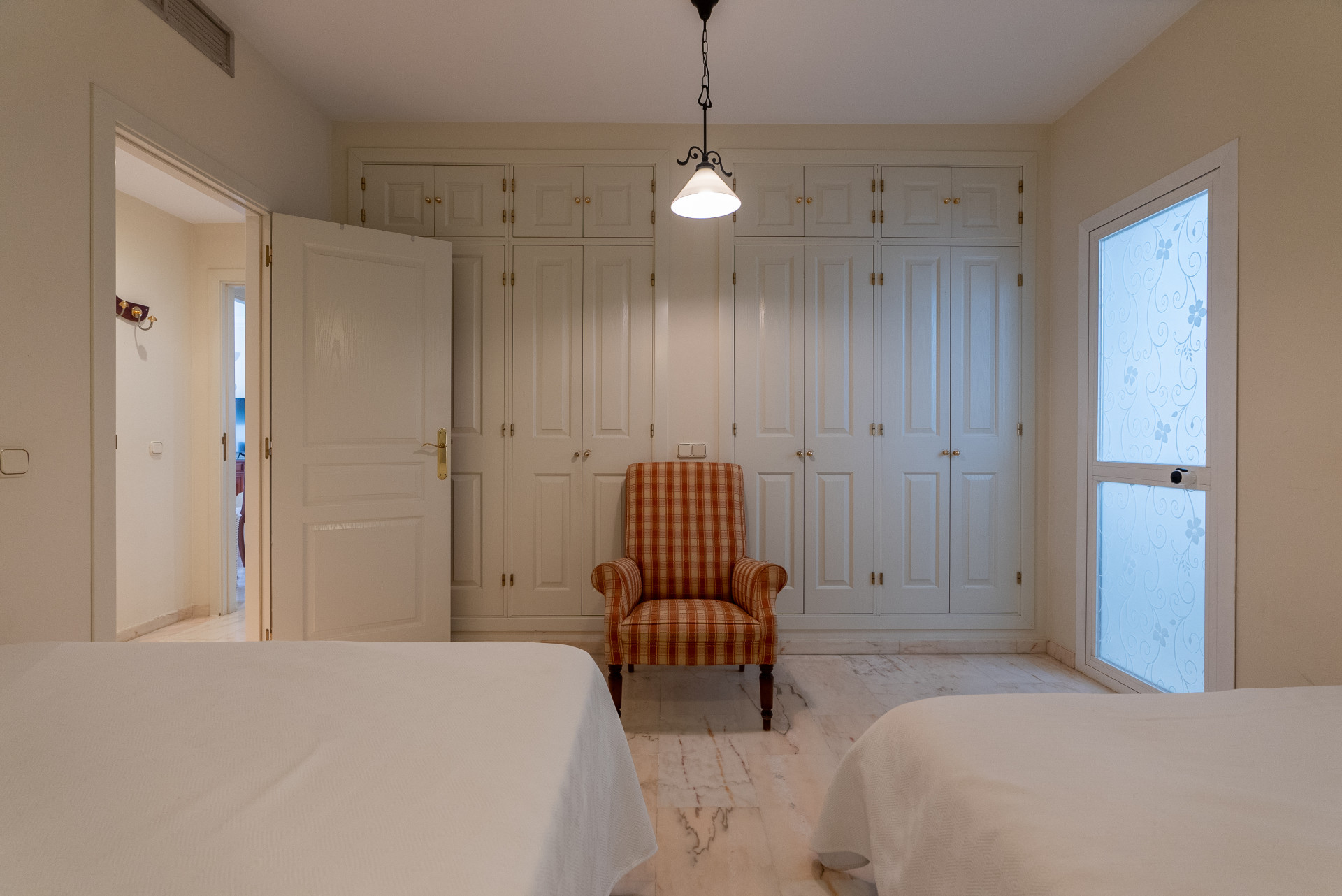 Apartment with sea views on Avenida España, Estepona · Photo 18