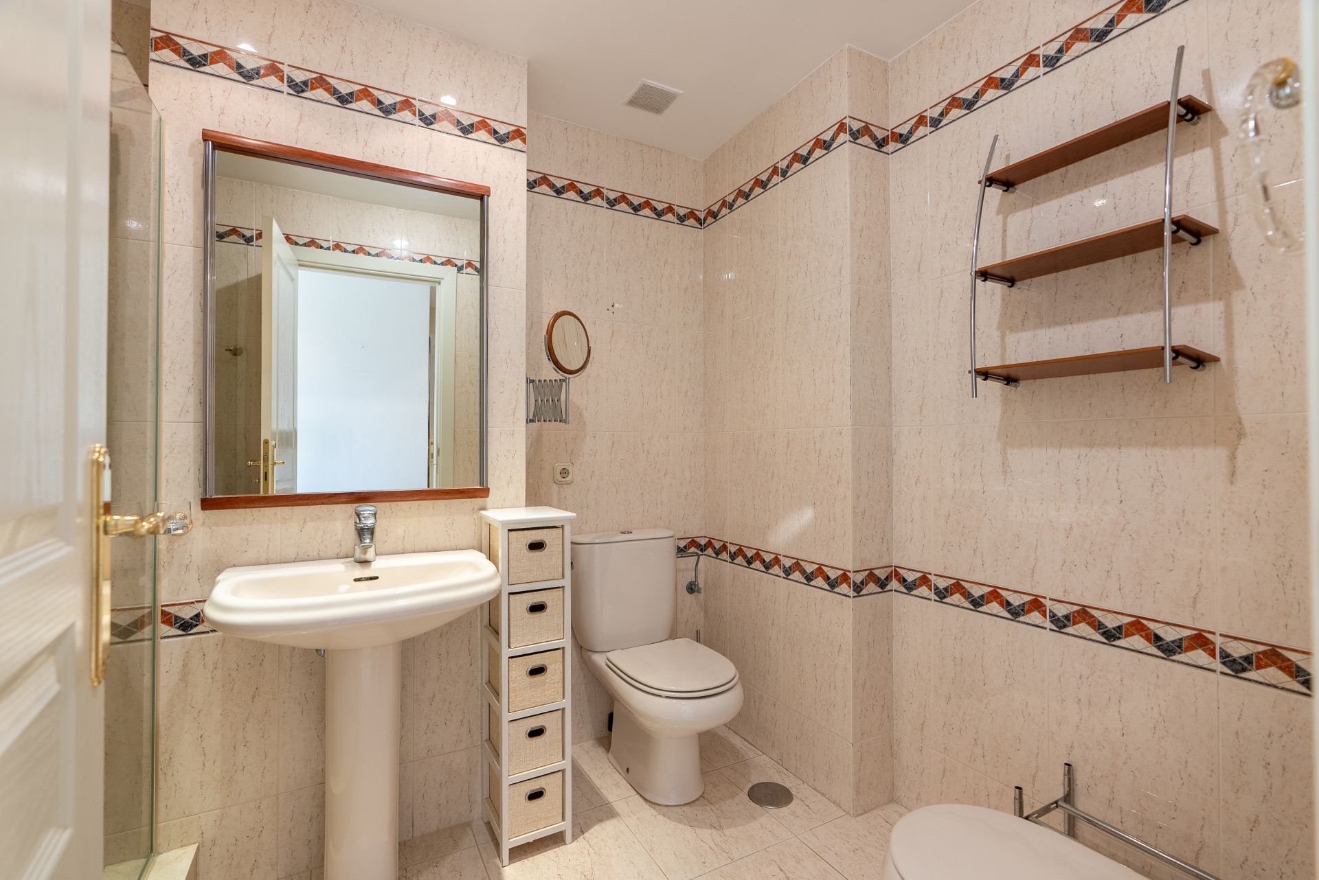 Apartment with sea views on Avenida España, Estepona · Photo 21