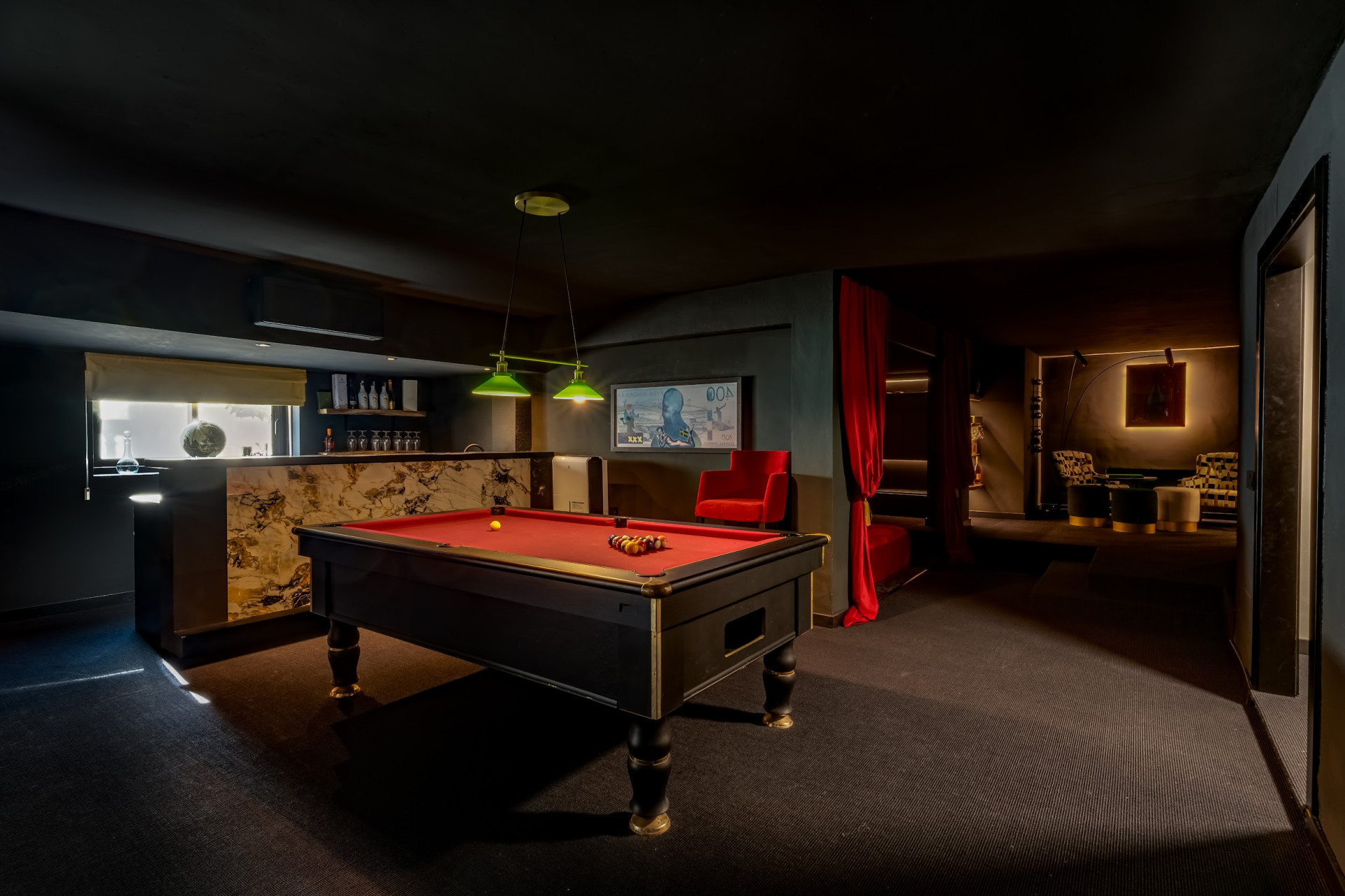 Luxury villa close to amenities · Photo 38