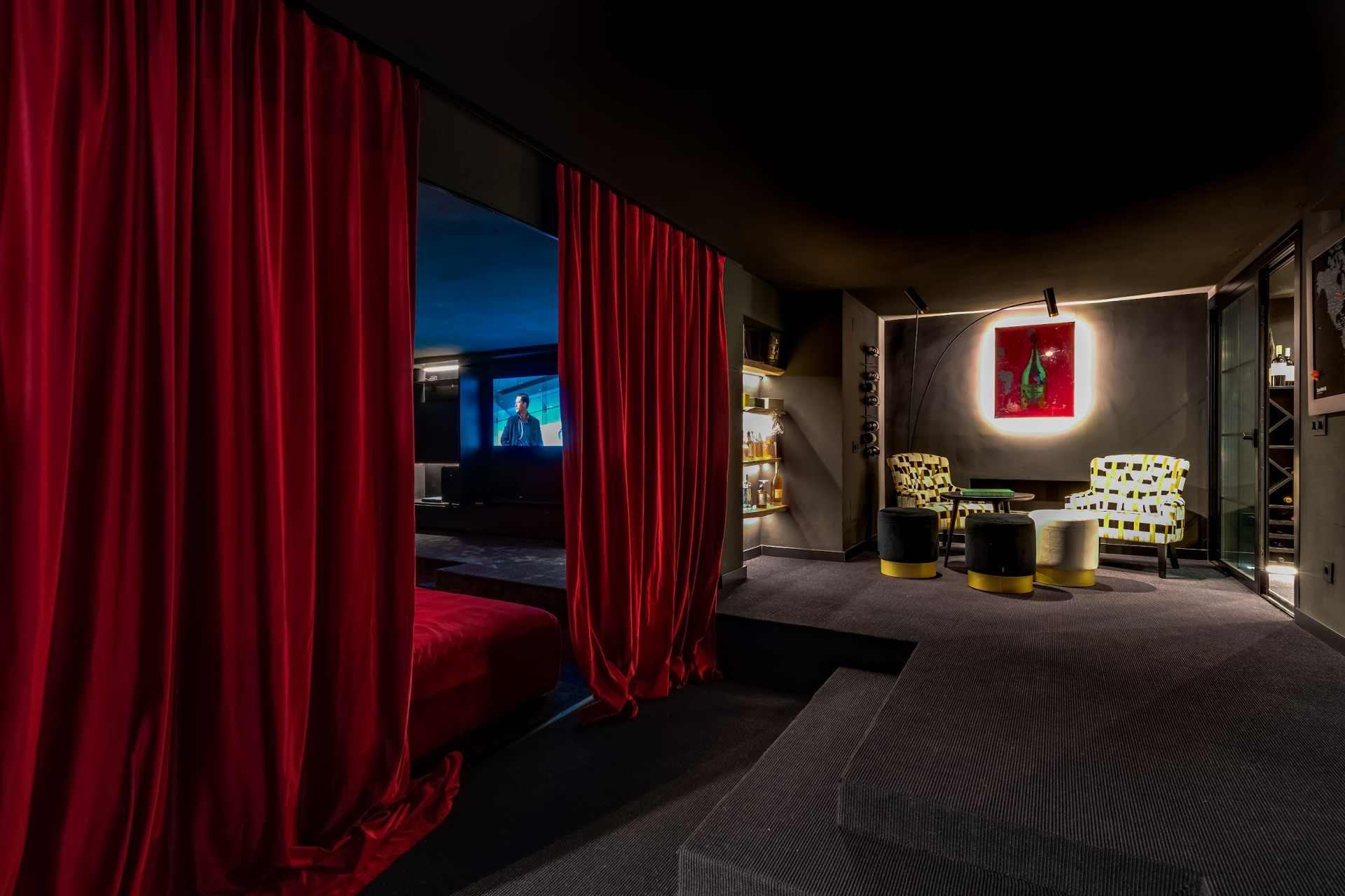 Luxury villa close to amenities · Photo 36