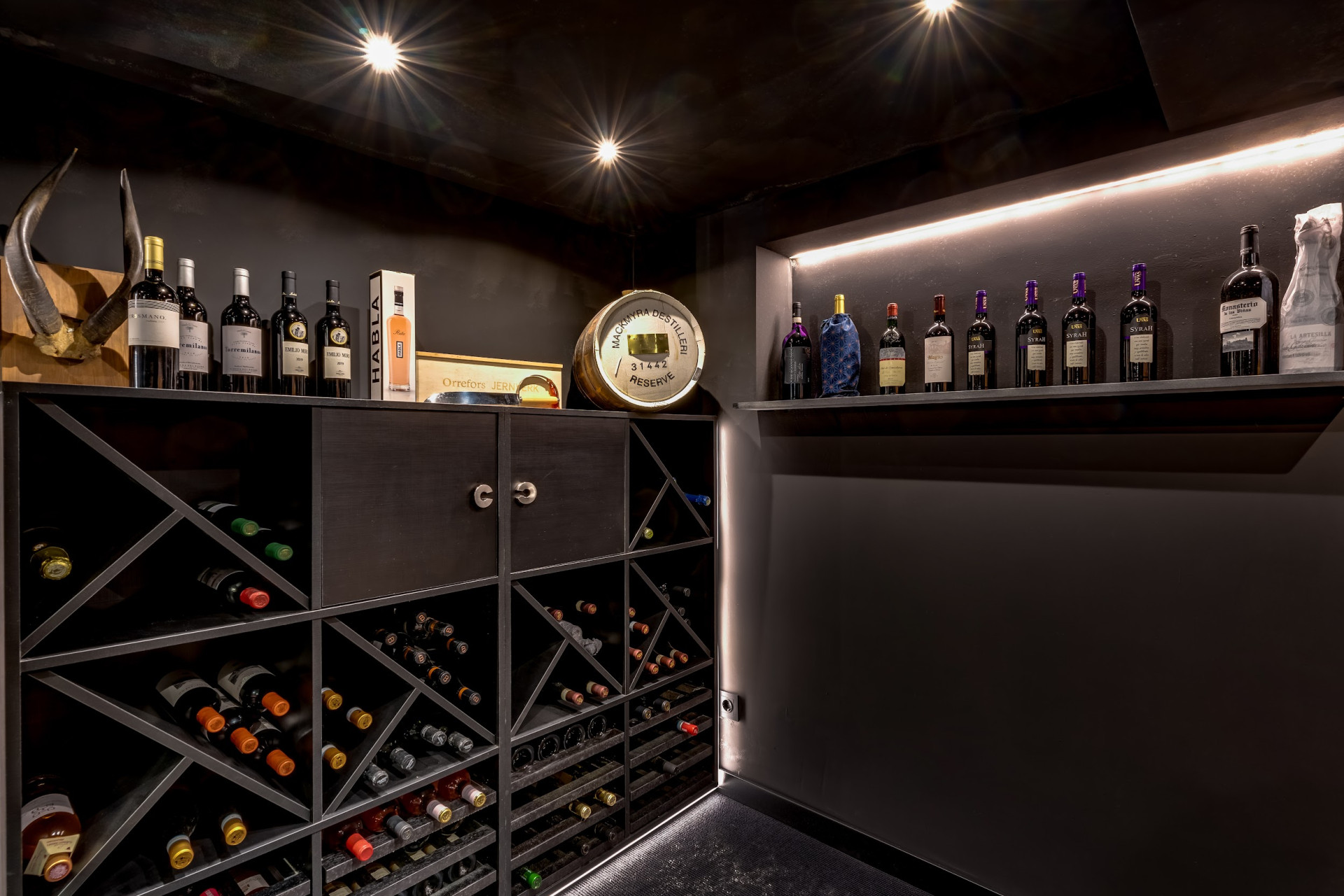 Luxury villa close to amenities · Photo 40