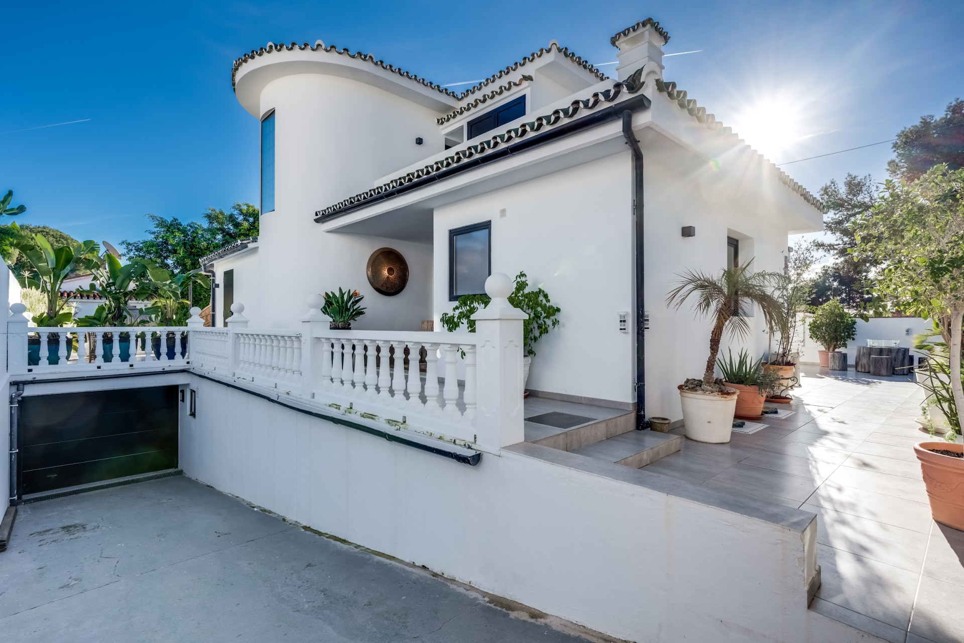 Luxury villa close to amenities · Photo 43