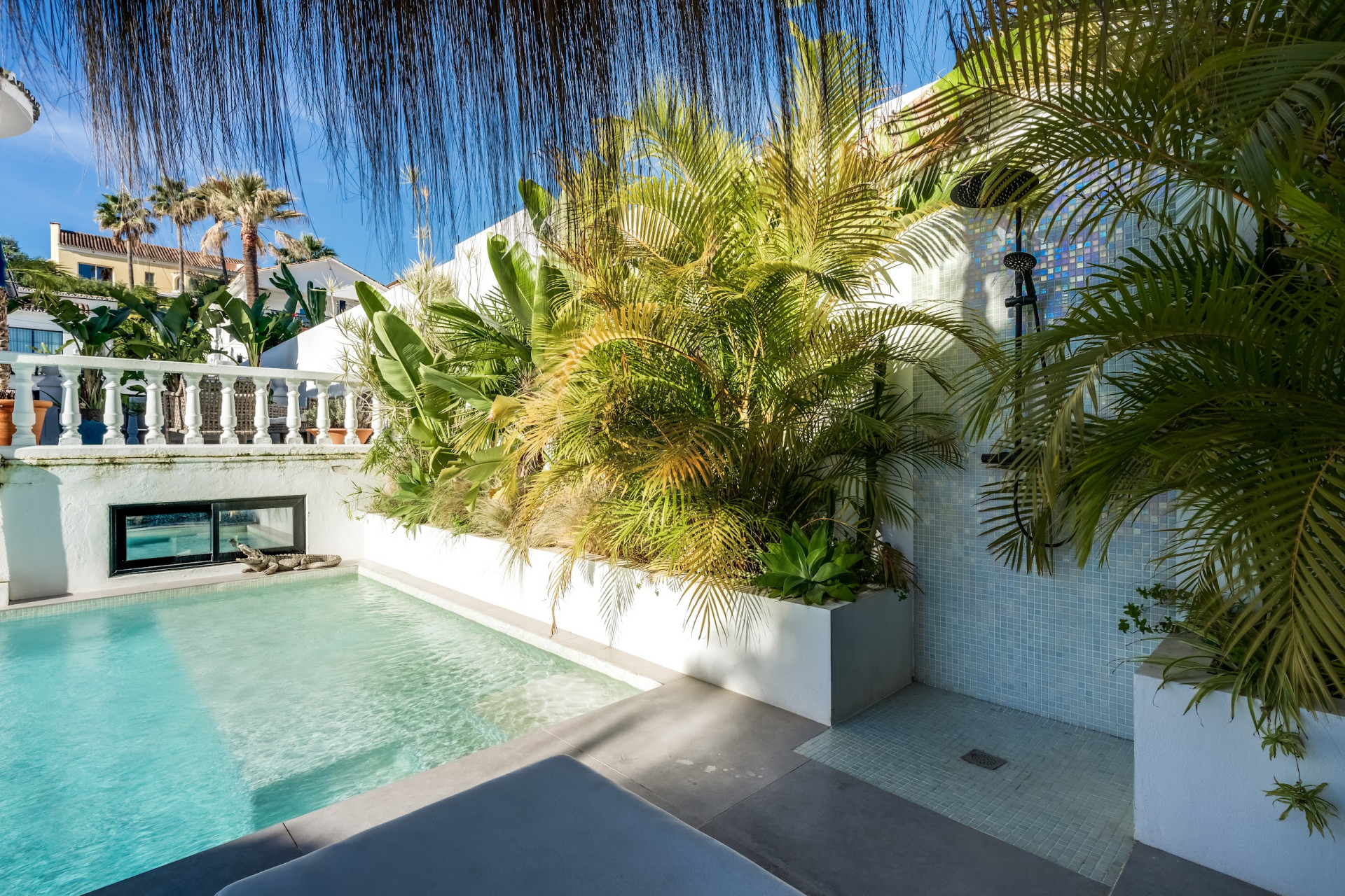 Luxury villa close to amenities · Photo 11
