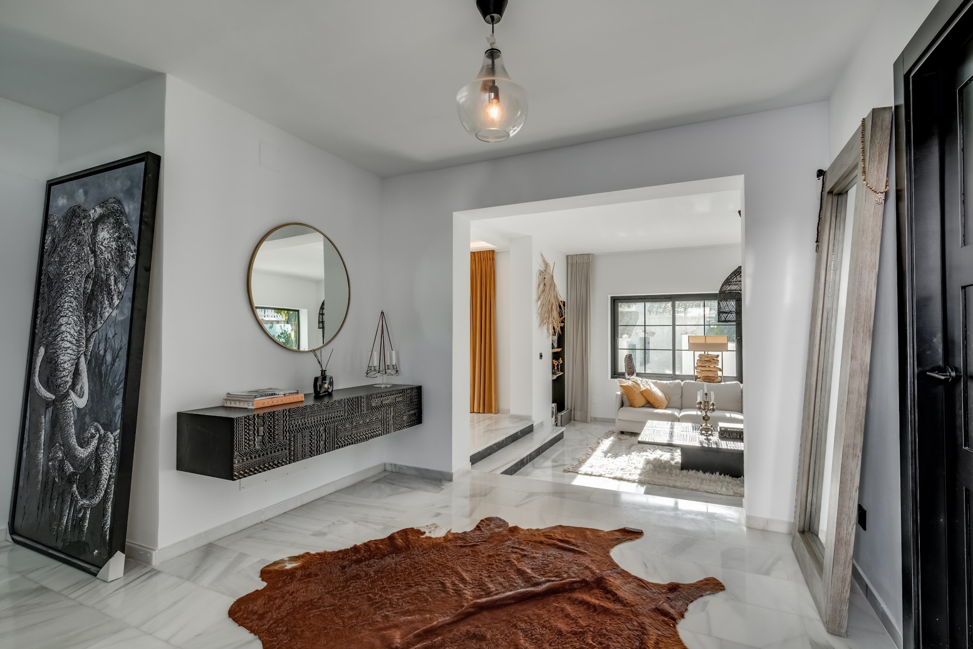 Luxury villa close to amenities · Photo 25