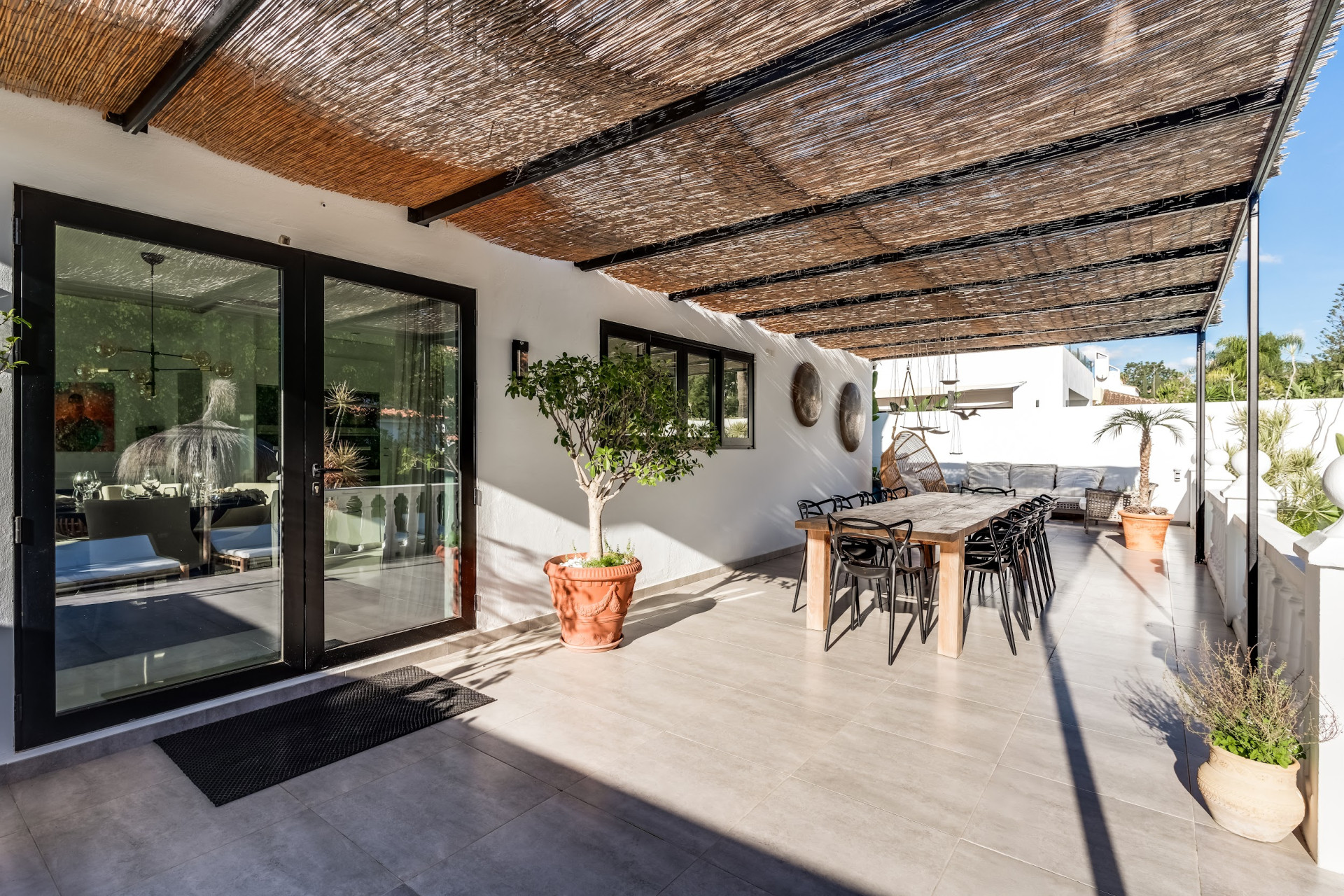 Luxury villa close to amenities · Photo 12