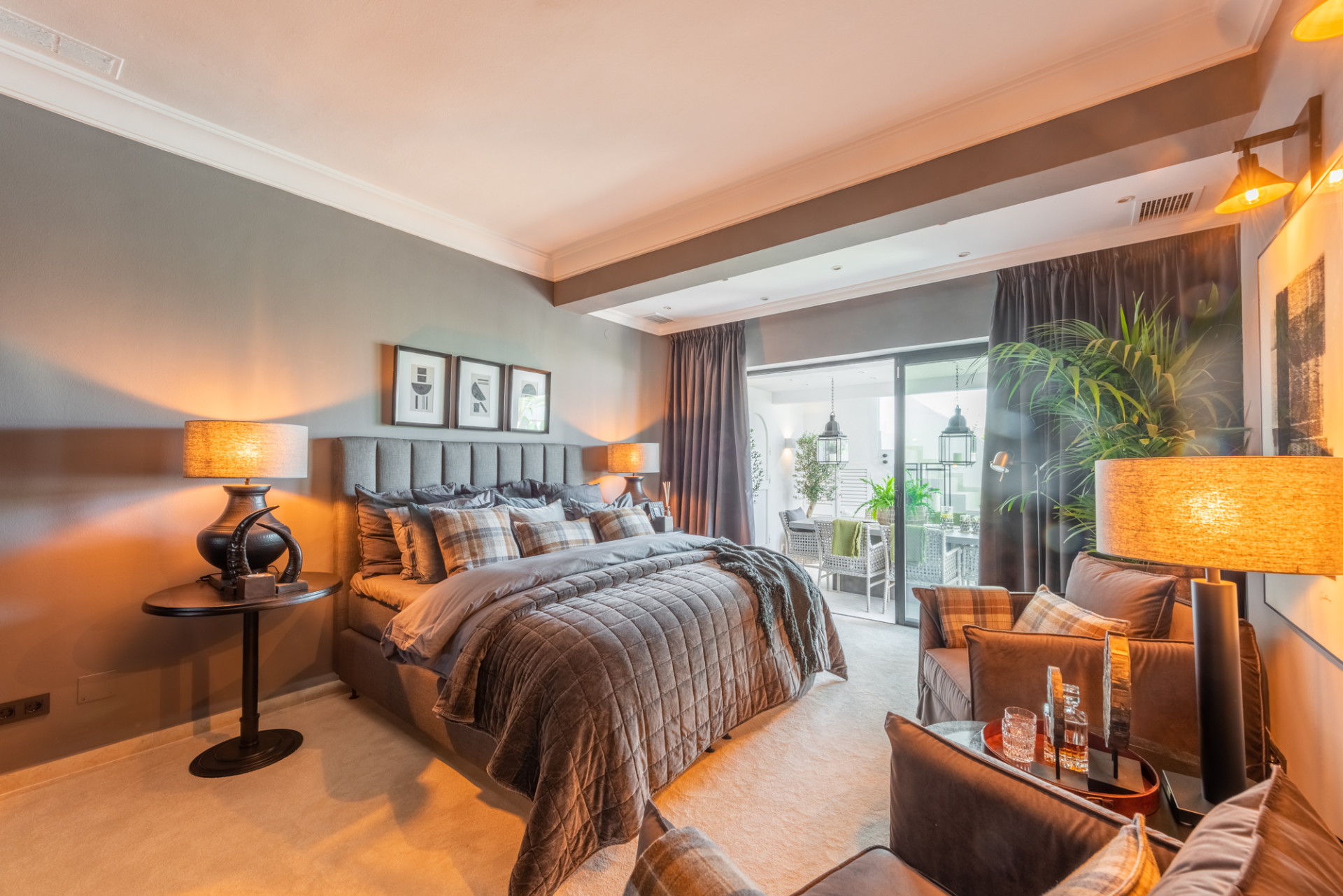 Scandi-style design bungalow in the beachfront Oasis Club on Marbella's Golden Mile. · Photo 20