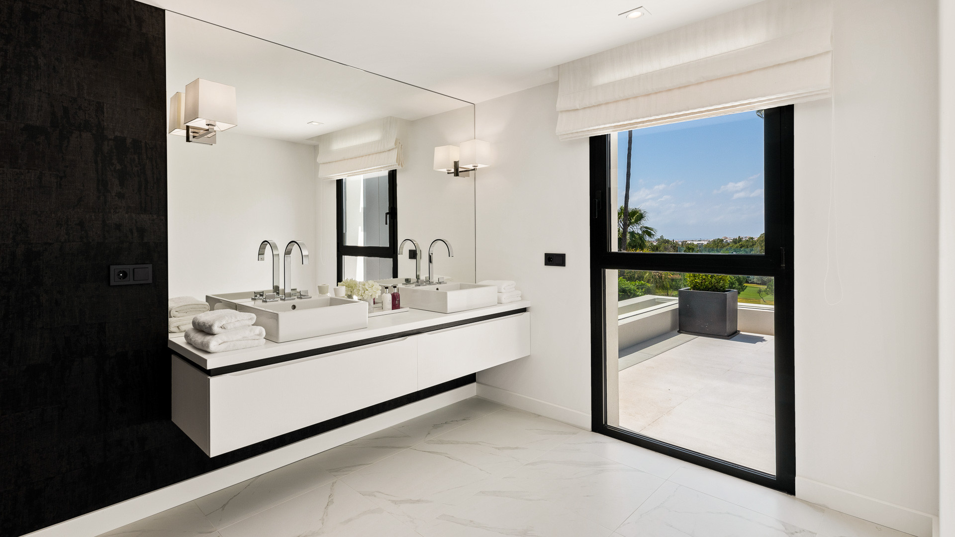 Exceptional villa front line to Los Naranjos Golf · Photo 16