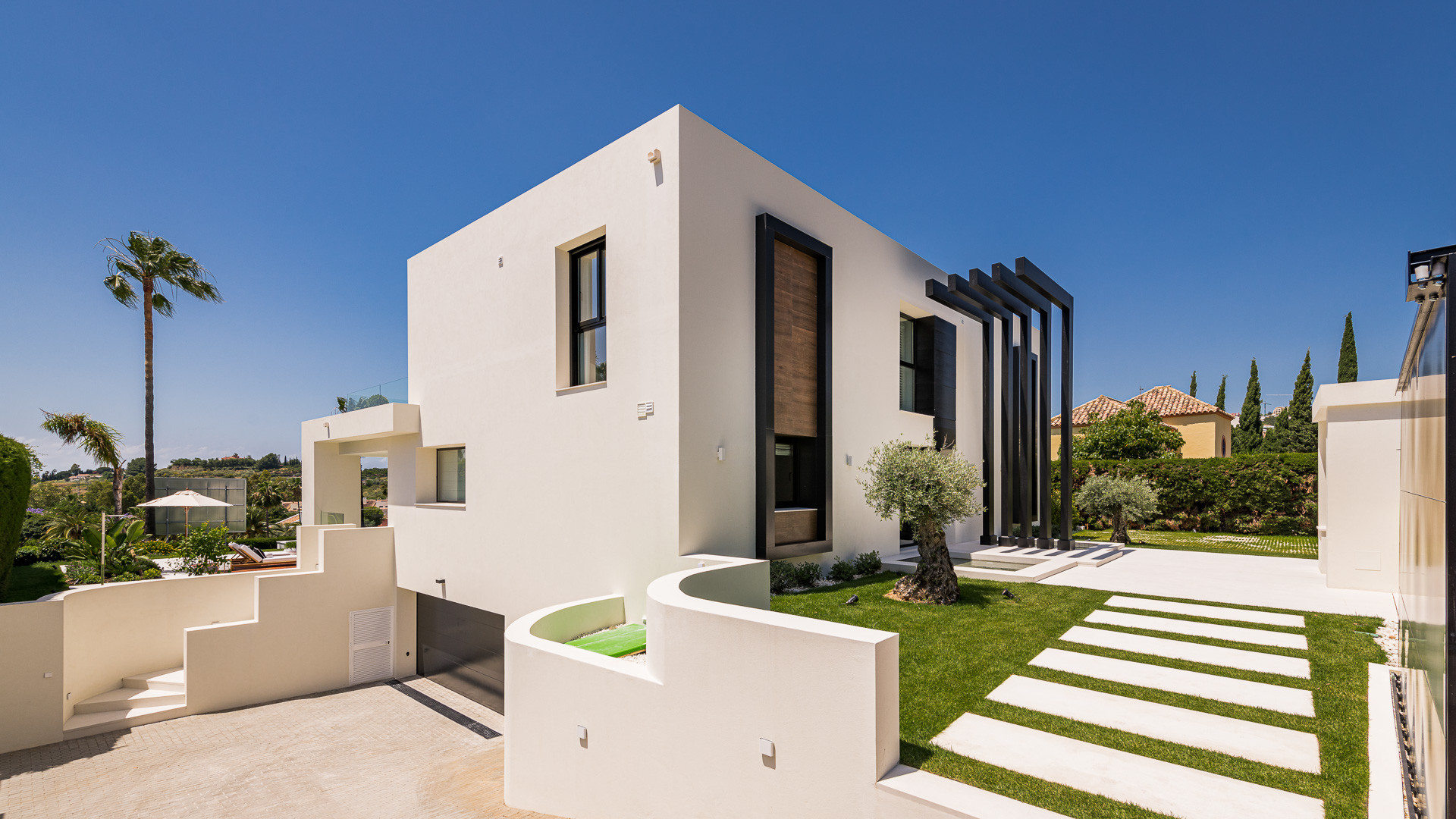 Exceptional villa front line to Los Naranjos Golf · Photo 57