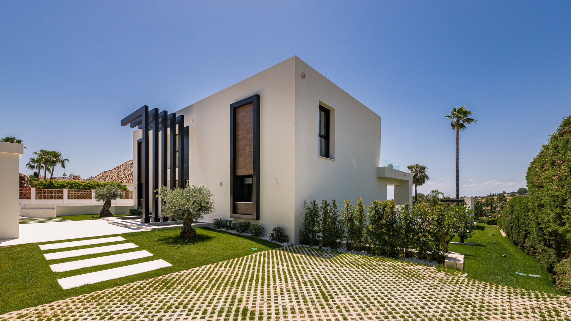 Exceptional villa front line to Los Naranjos Golf · Photo 52