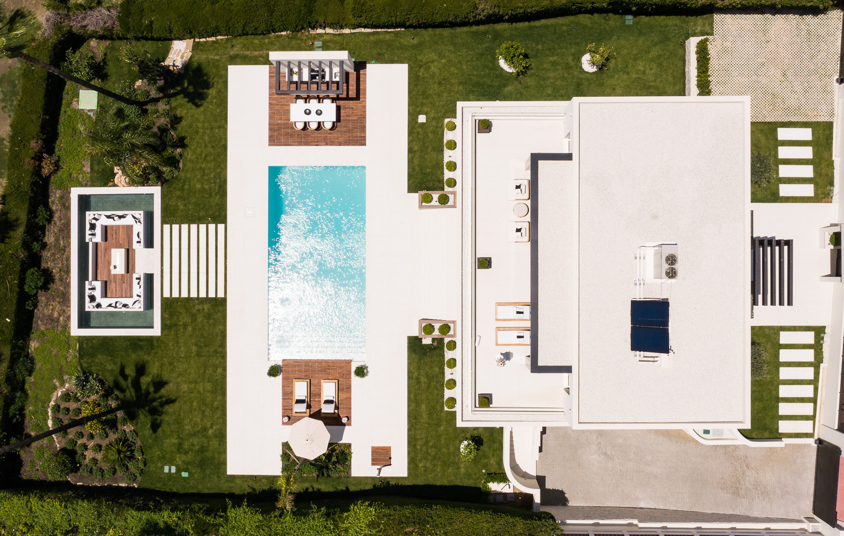 Exceptional villa front line to Los Naranjos Golf · Photo 58