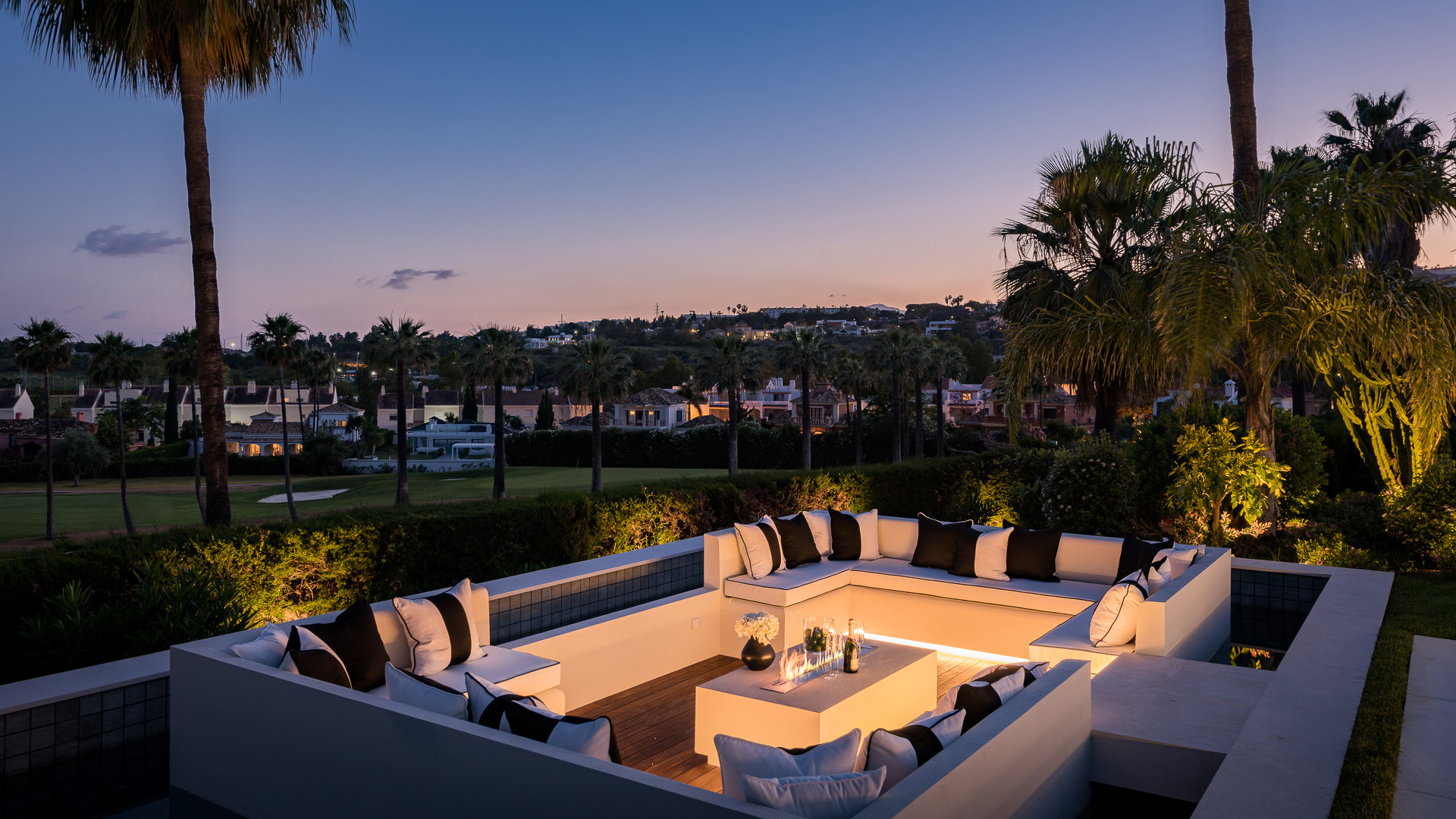 Exceptional villa front line to Los Naranjos Golf · Photo 21
