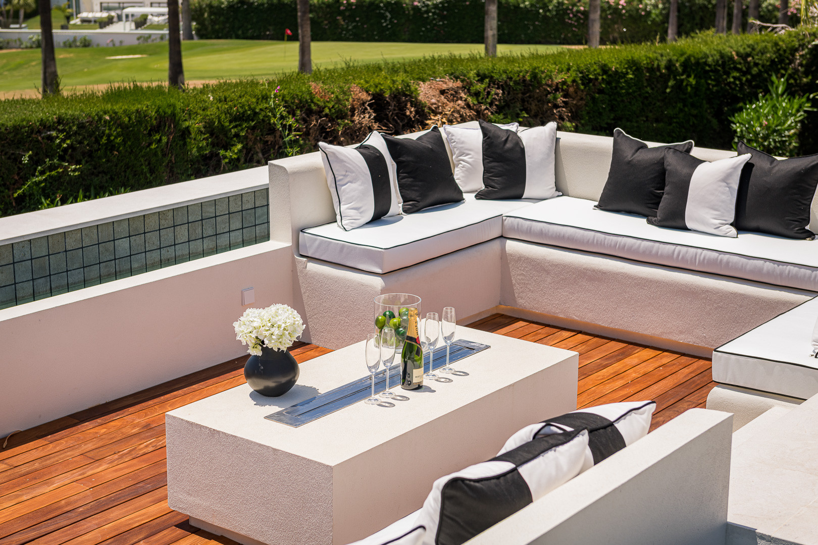Exceptional villa front line to Los Naranjos Golf · Photo 47