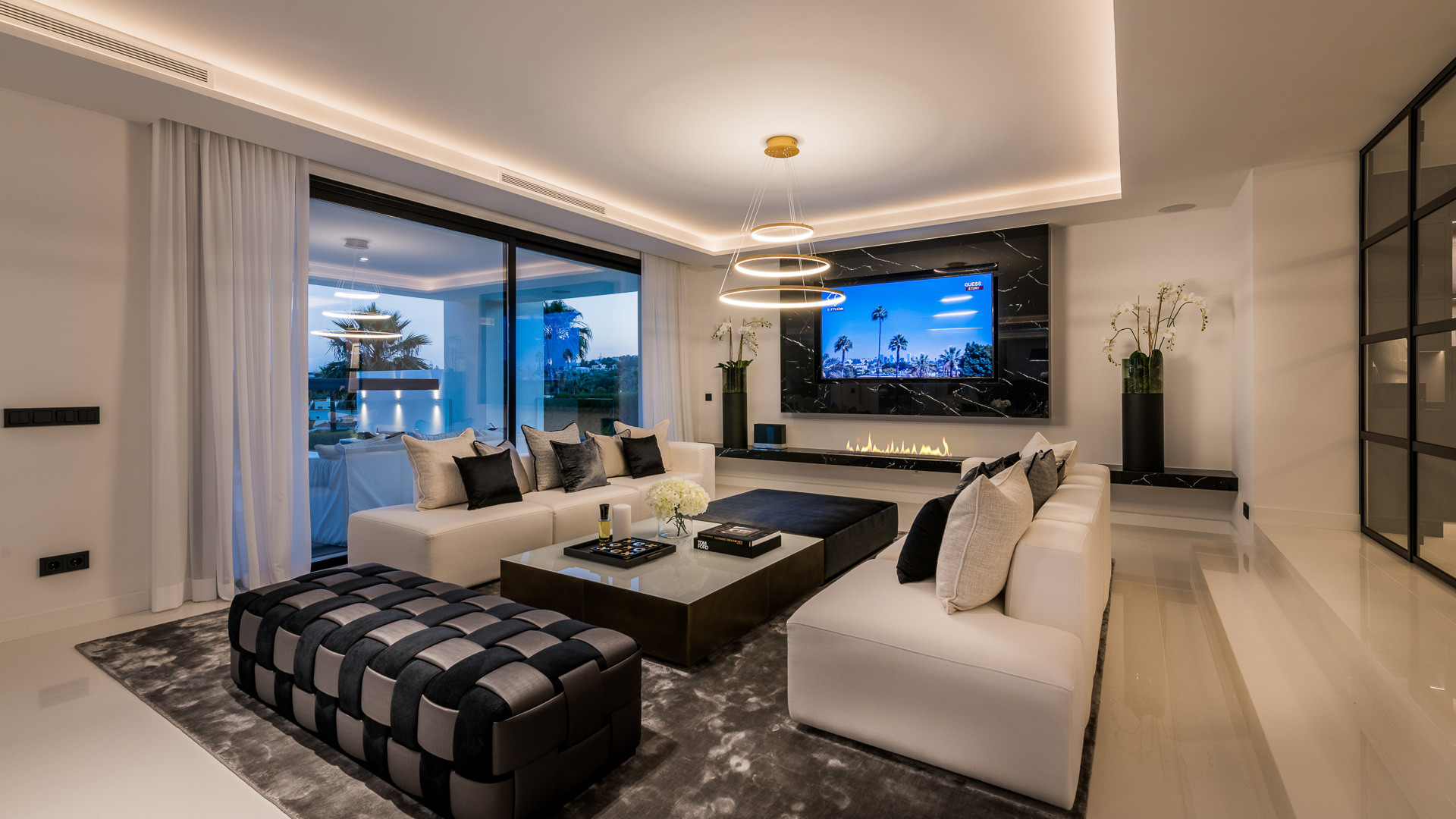 Exceptional villa front line to Los Naranjos Golf · Photo 32