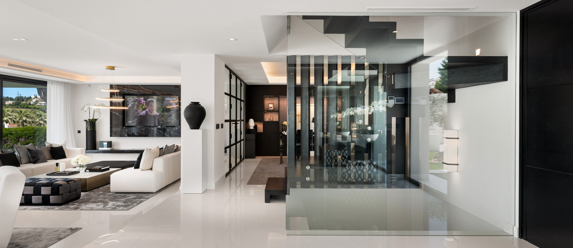 Exceptional villa front line to Los Naranjos Golf · Photo 41