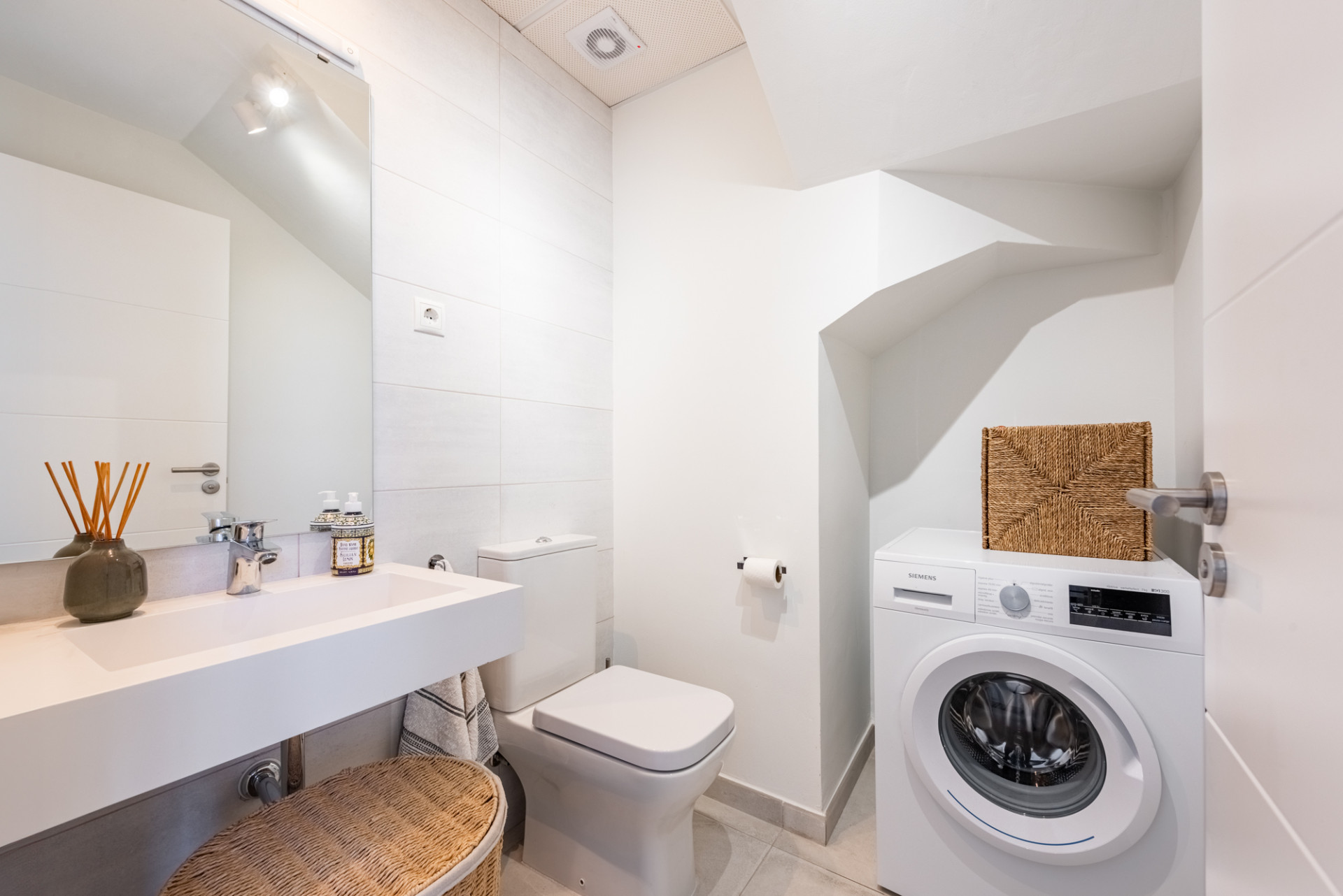 Stylowy i jasny dwupoziomowy penthouse w Cortijo del Golf na New Golden Mile · Zdjęcie 23