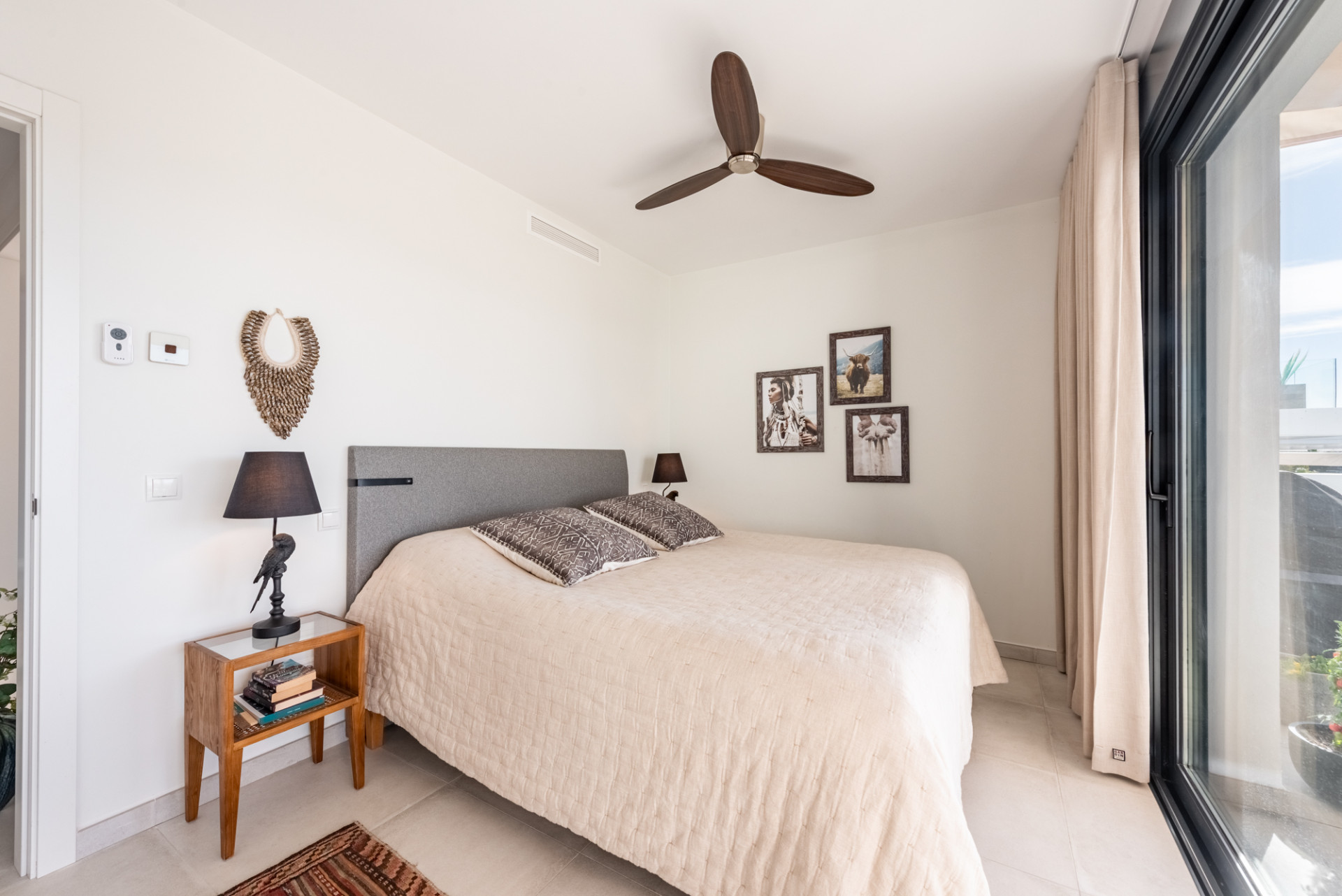 Stylowy i jasny dwupoziomowy penthouse w Cortijo del Golf na New Golden Mile · Zdjęcie 20