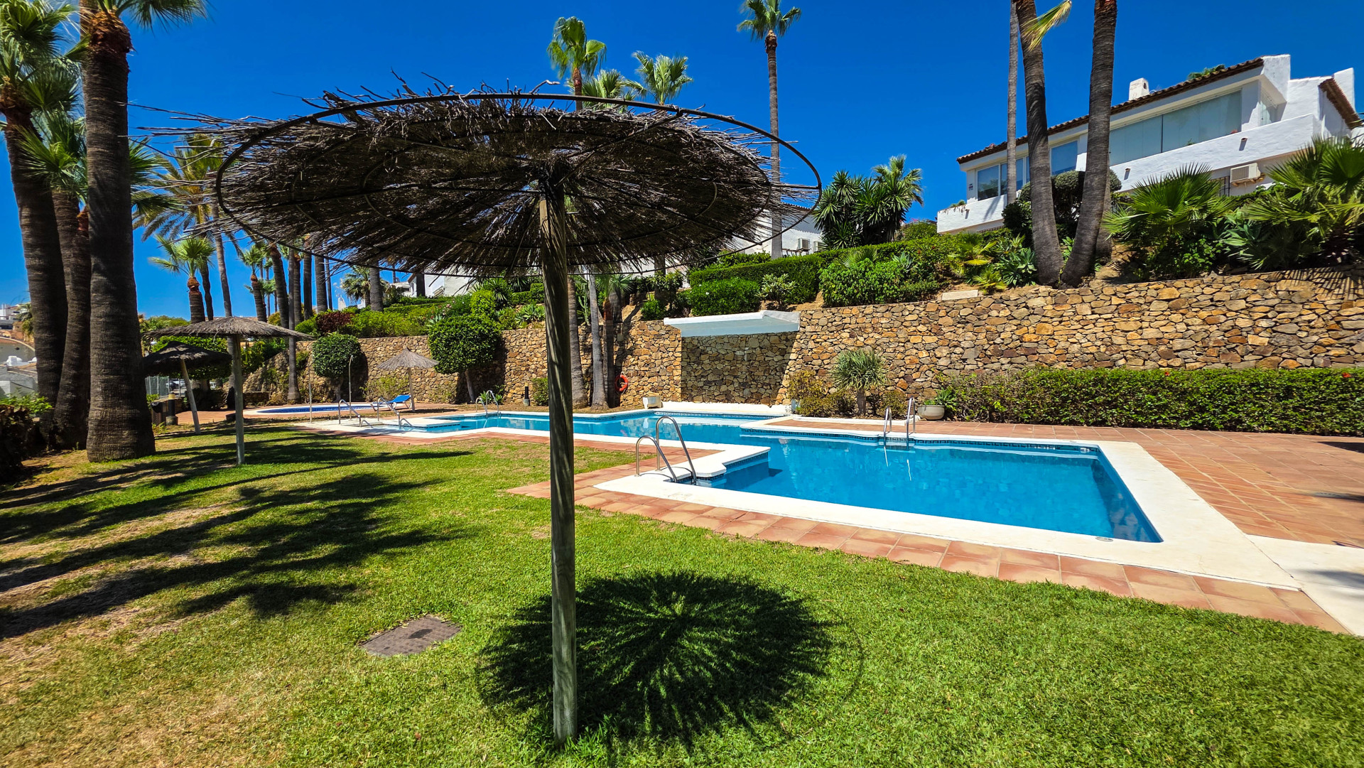 Townhouse with Breathtaking Panoramic Sea and Mountain Views in Las Brisas, La Duquesa · Photo 8
