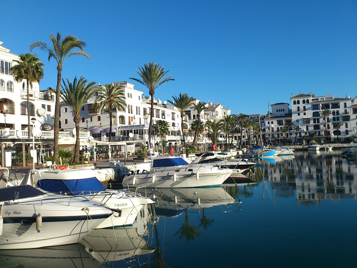 Townhouse with Breathtaking Panoramic Sea and Mountain Views in Las Brisas, La Duquesa · Photo 37