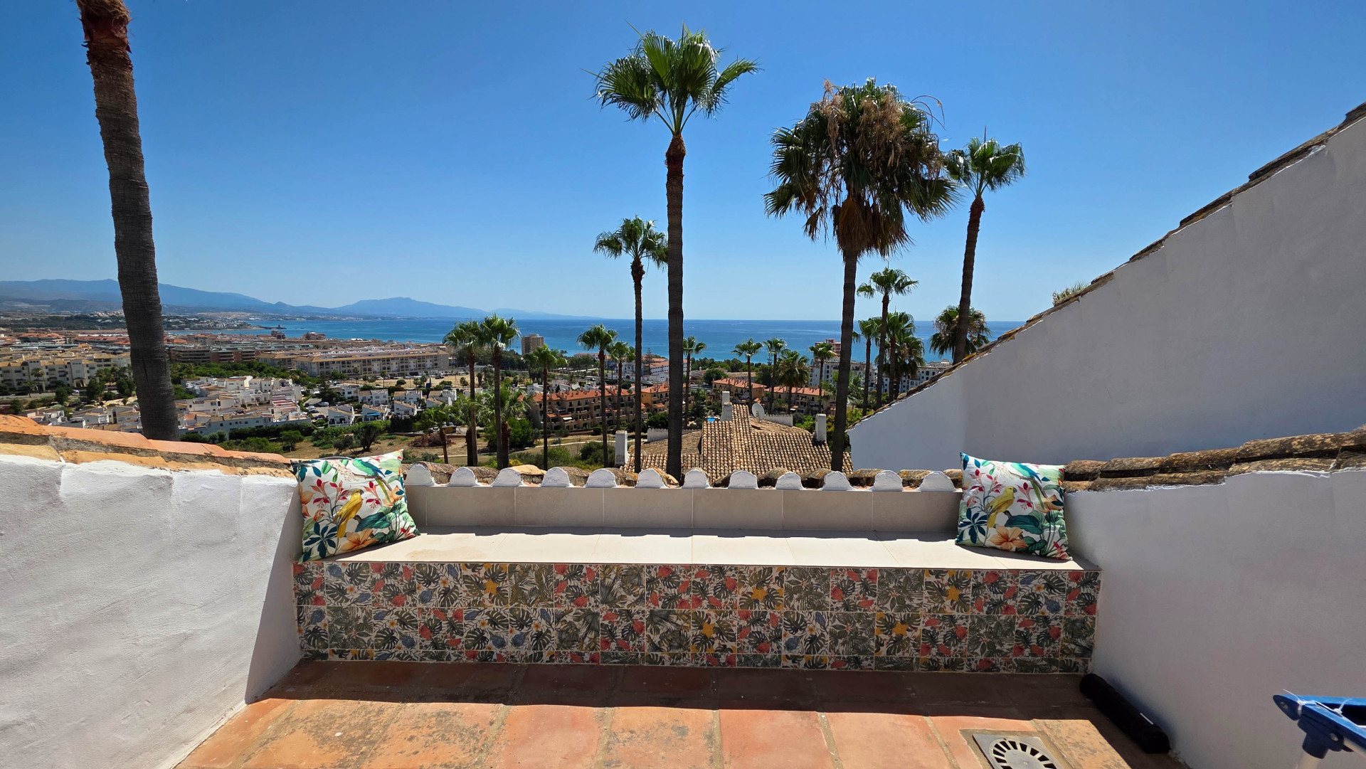 Townhouse with Breathtaking Panoramic Sea and Mountain Views in Las Brisas, La Duquesa · Photo 32