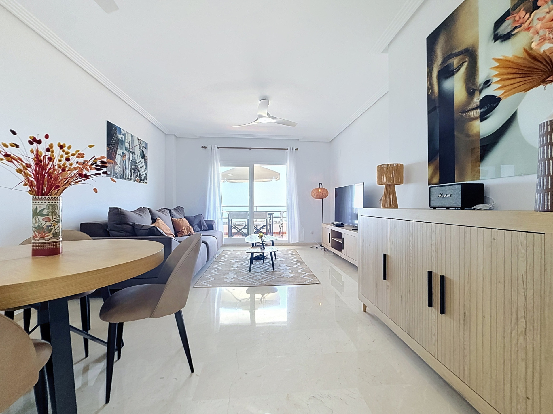 Bright Apartment with Terrace and Panoramic Sea Views · Photo 12