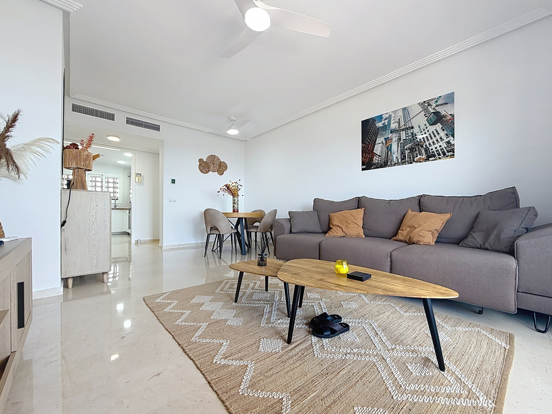 Bright Apartment with Terrace and Panoramic Sea Views · Photo 10