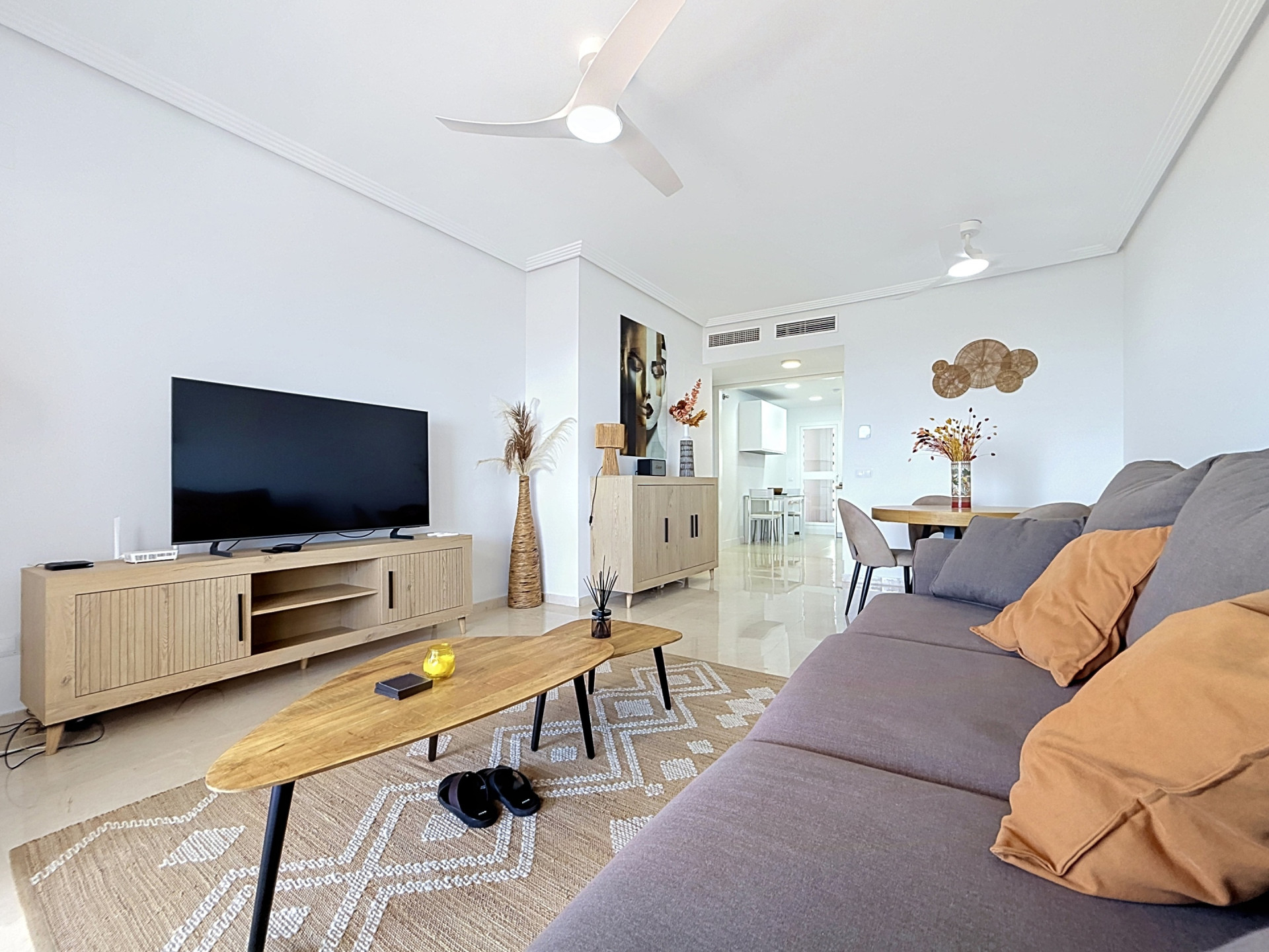 Bright Apartment with Terrace and Panoramic Sea Views · Photo 11