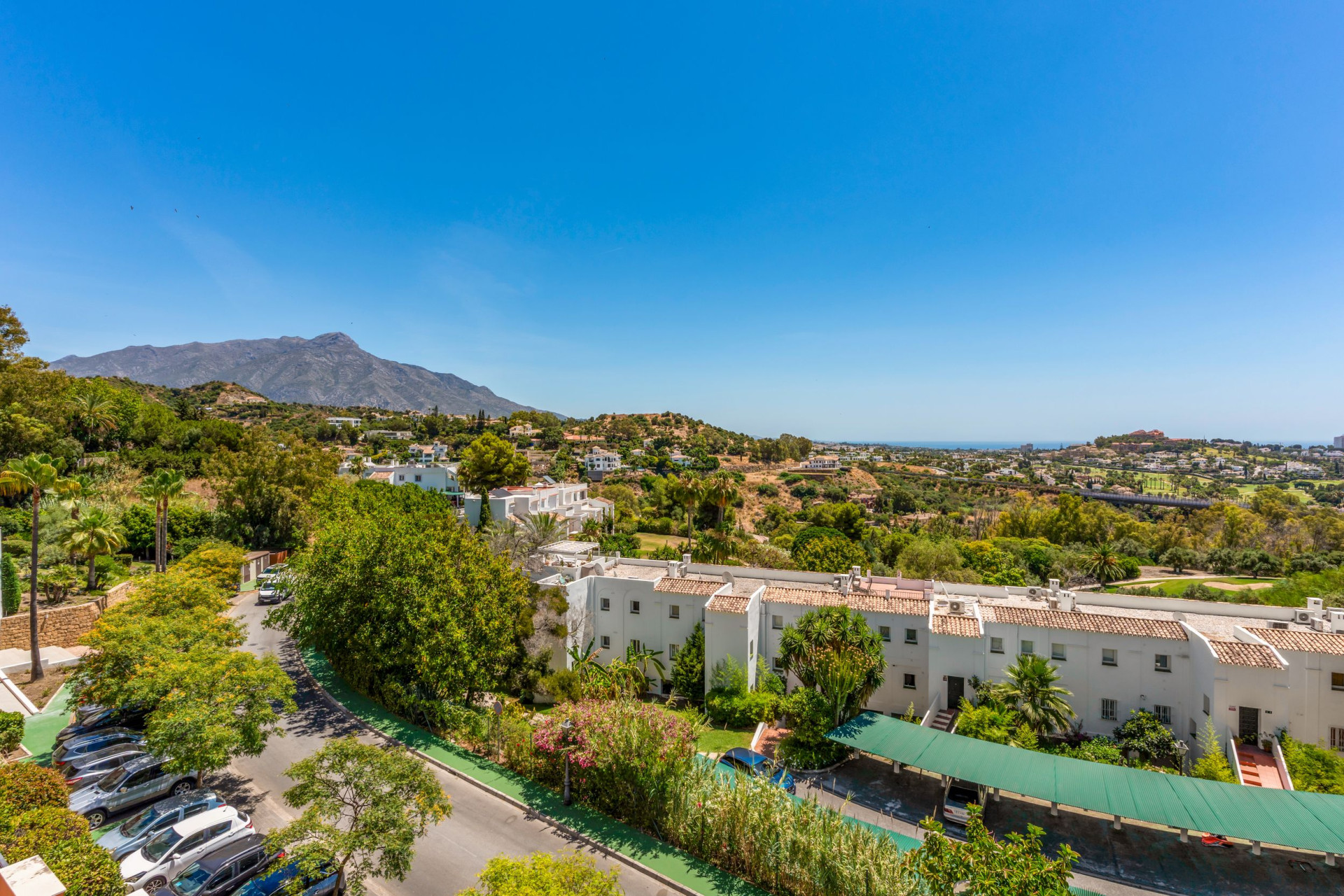 South-facing duplex penthouse in La Quinta Suites with panoramic sea and mountain views · Photo 22