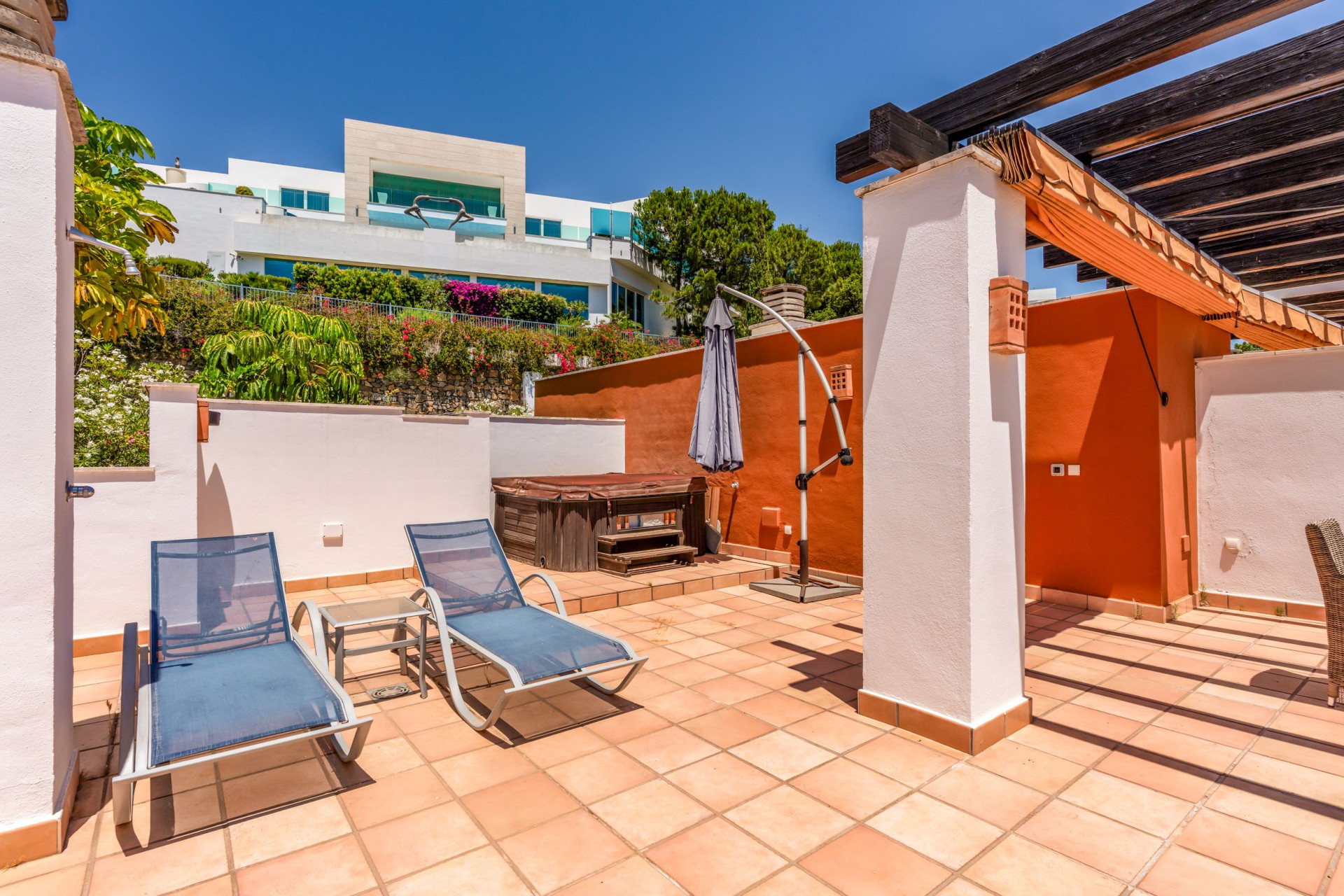 South-facing duplex penthouse in La Quinta Suites with panoramic sea and mountain views · Photo 19