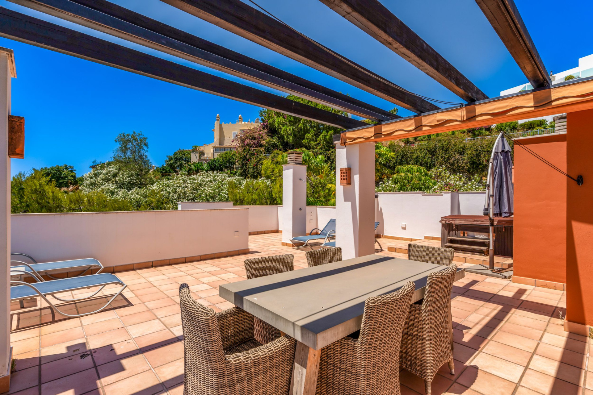South-facing duplex penthouse in La Quinta Suites with panoramic sea and mountain views · Photo 18
