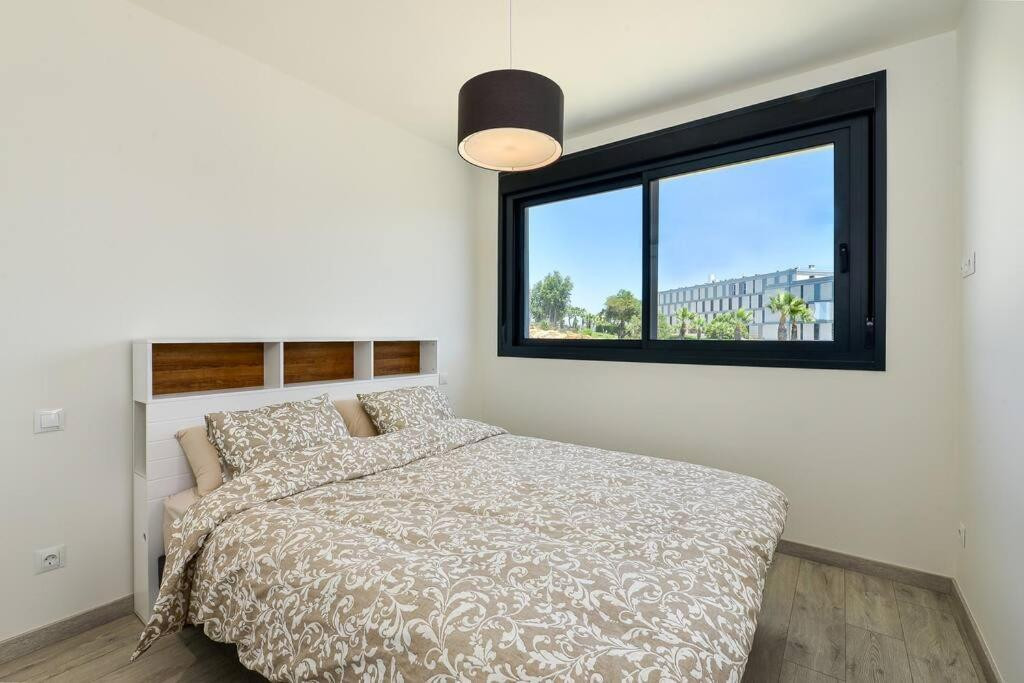 Semi-Detached Villa with Panoramic Sea and Gibraltar Views on the Costa del Sol · Photo 31
