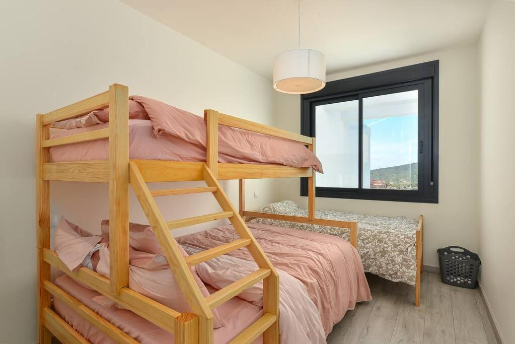 Semi-Detached Villa with Panoramic Sea and Gibraltar Views on the Costa del Sol · Photo 32