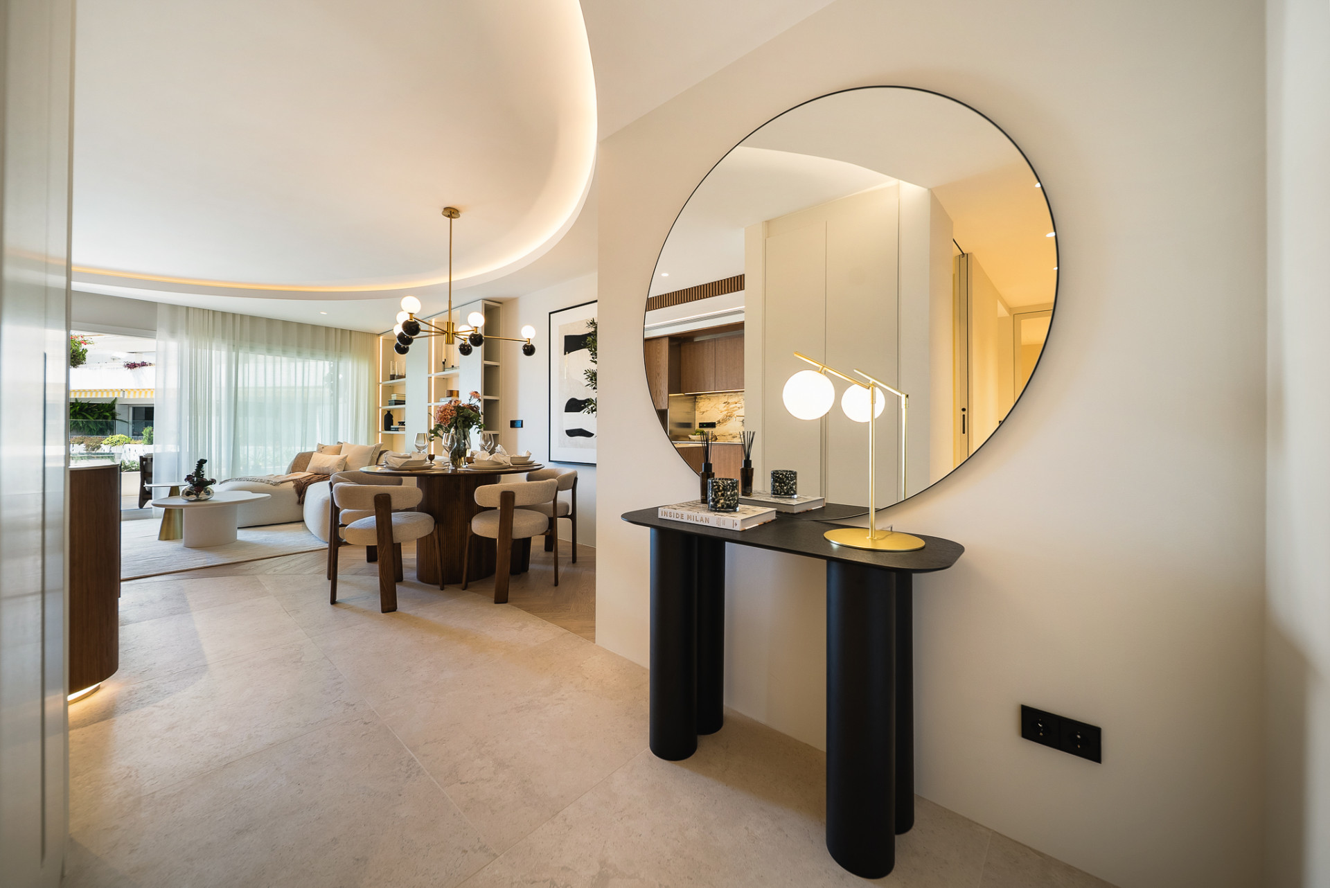 Exceptional Fully Refurbished 3-Bedroom Apartment on Marbella Golden Mile with Panoramic Sea Views · Photo 38