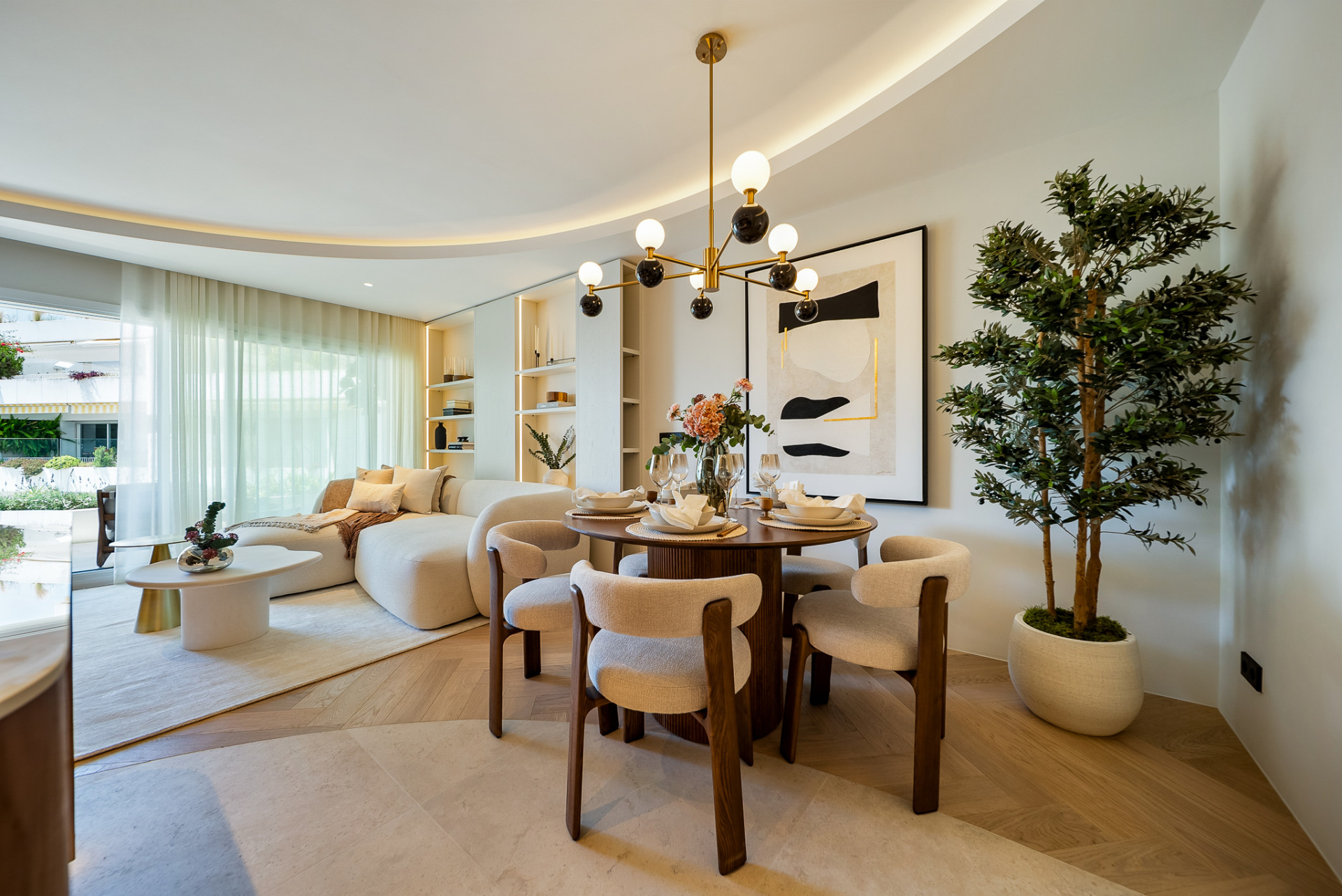 Exceptional Fully Refurbished 3-Bedroom Apartment on Marbella Golden Mile with Panoramic Sea Views · Photo 34