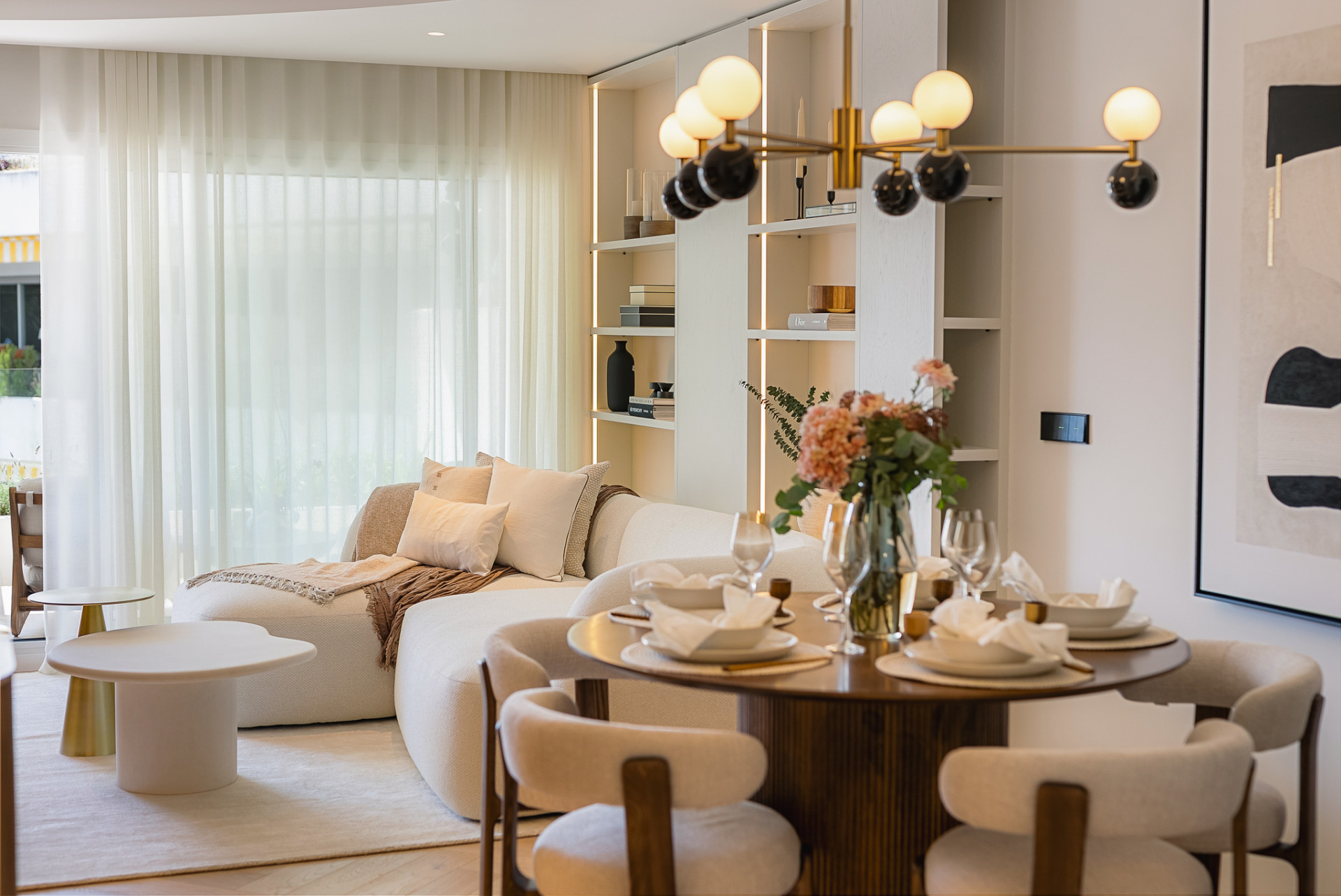 Exceptional Fully Refurbished 3-Bedroom Apartment on Marbella Golden Mile with Panoramic Sea Views · Photo 36