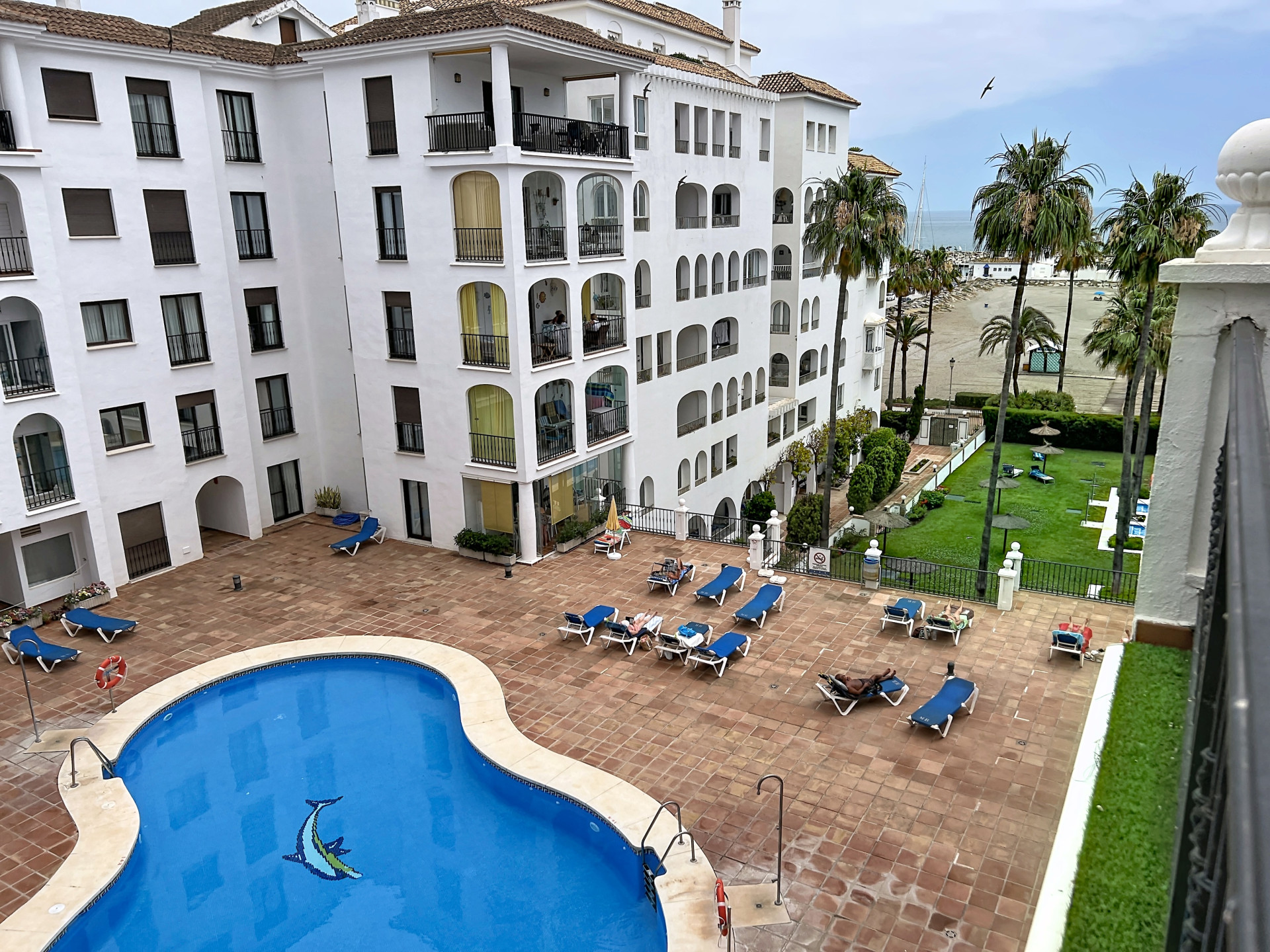 Beachfront Apartment with Tourist Licence in Puerto de la Duquesa · Photo 17