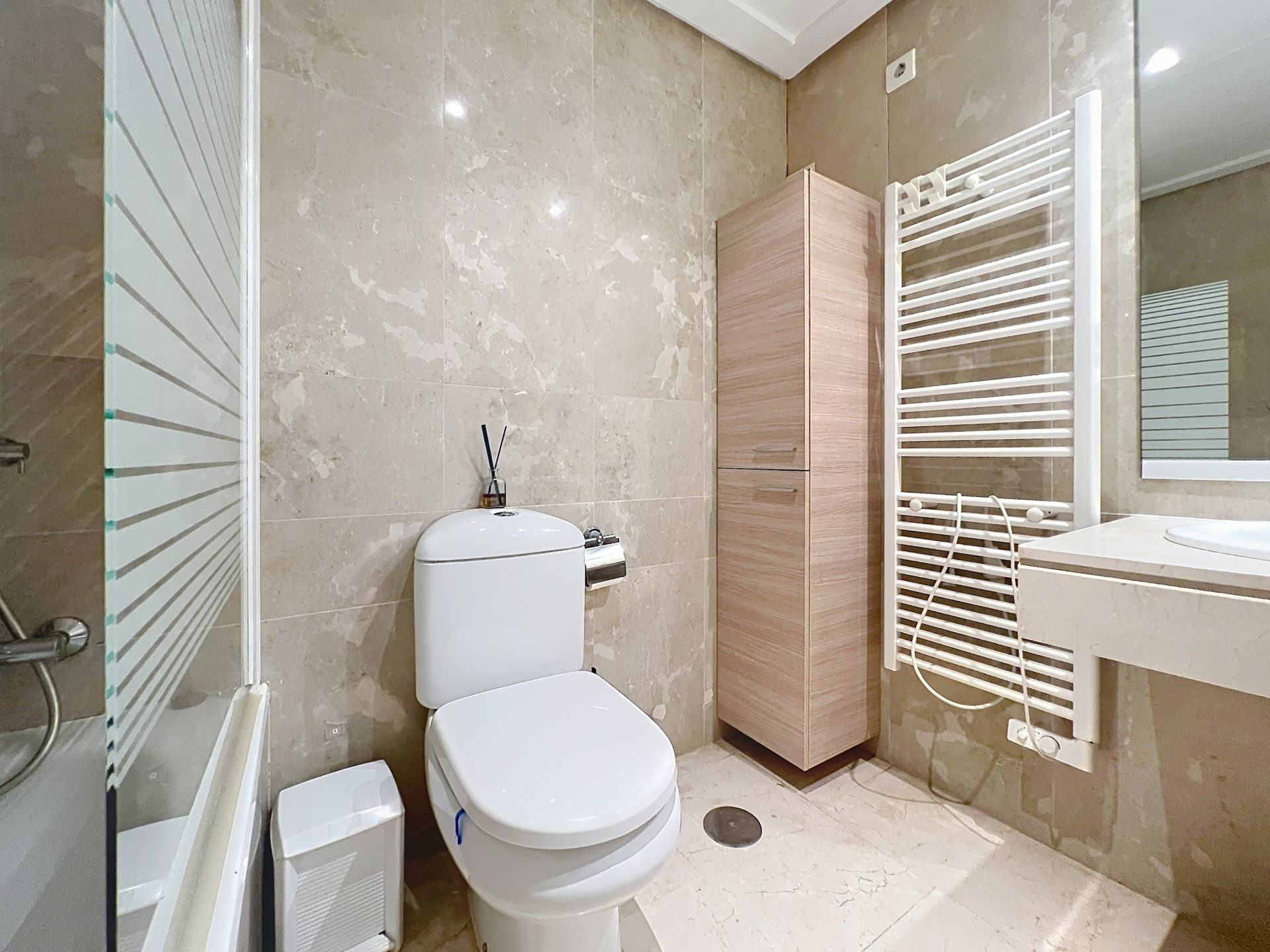 Beachfront Apartment with Tourist Licence in Puerto de la Duquesa · Photo 16