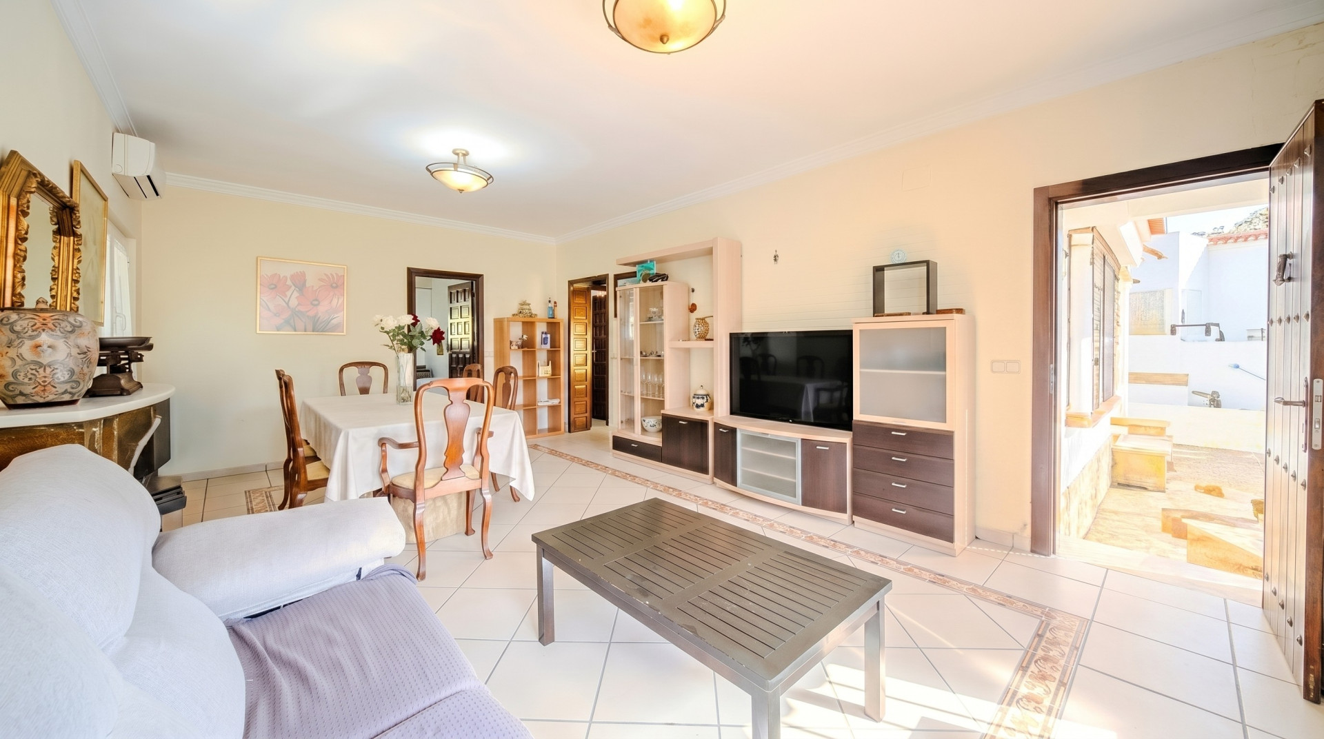 Beachfront house in Jardin Tropical, Manilva, just 100 metres from the sea!!! · Photo 9