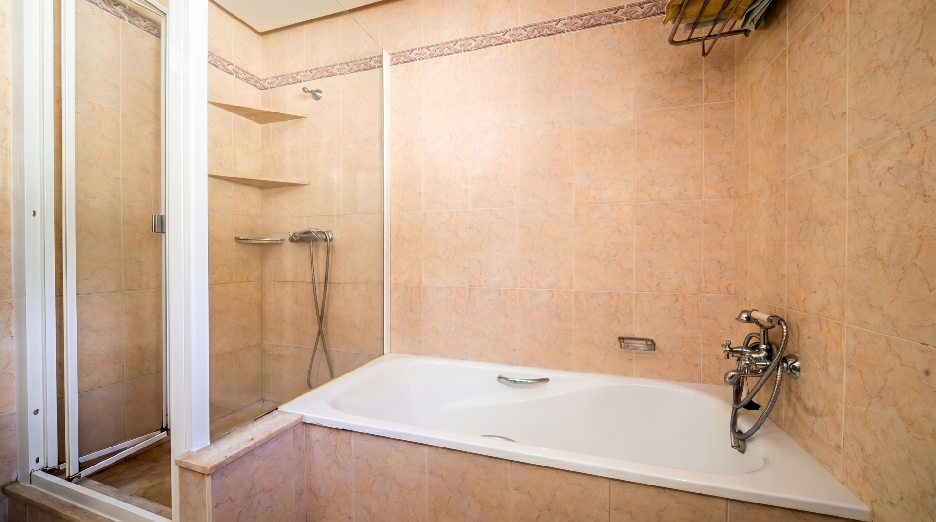 Beachfront house in Jardin Tropical, Manilva, just 100 metres from the sea!!! · Photo 14