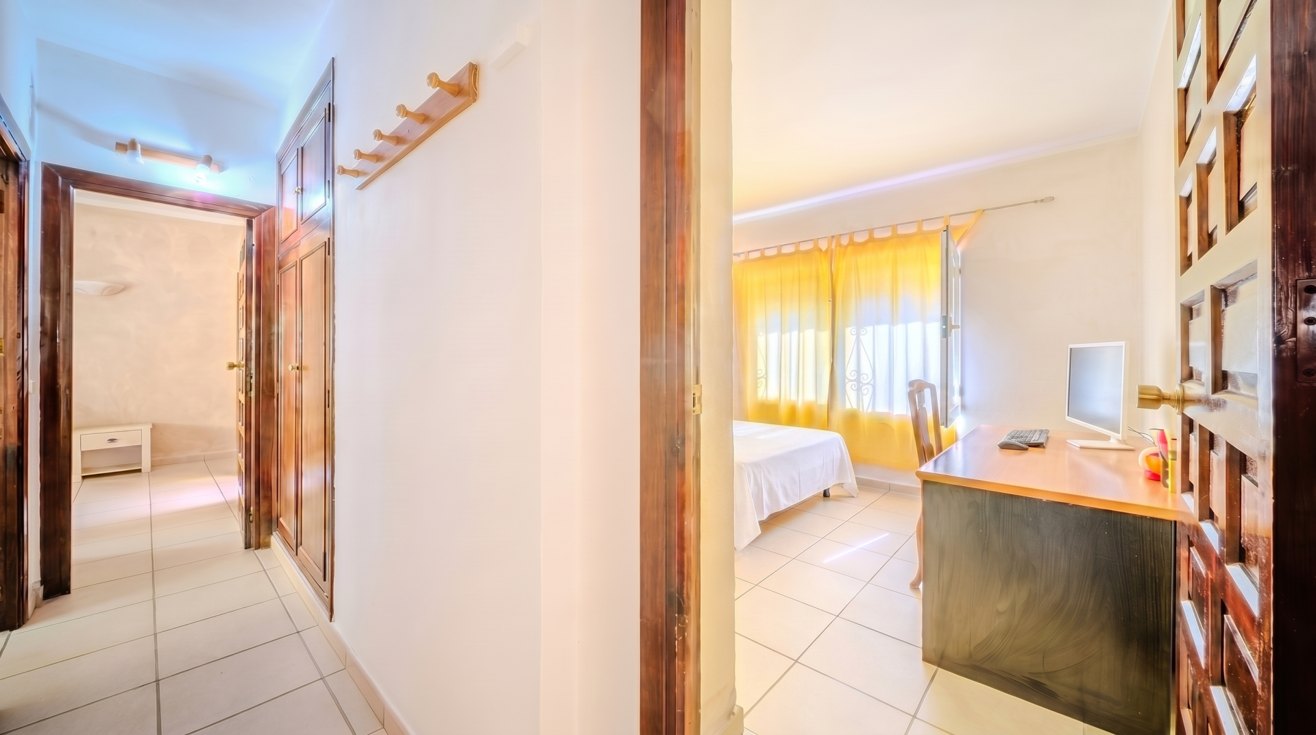 Beachfront house in Jardin Tropical, Manilva, just 100 metres from the sea!!! · Photo 19