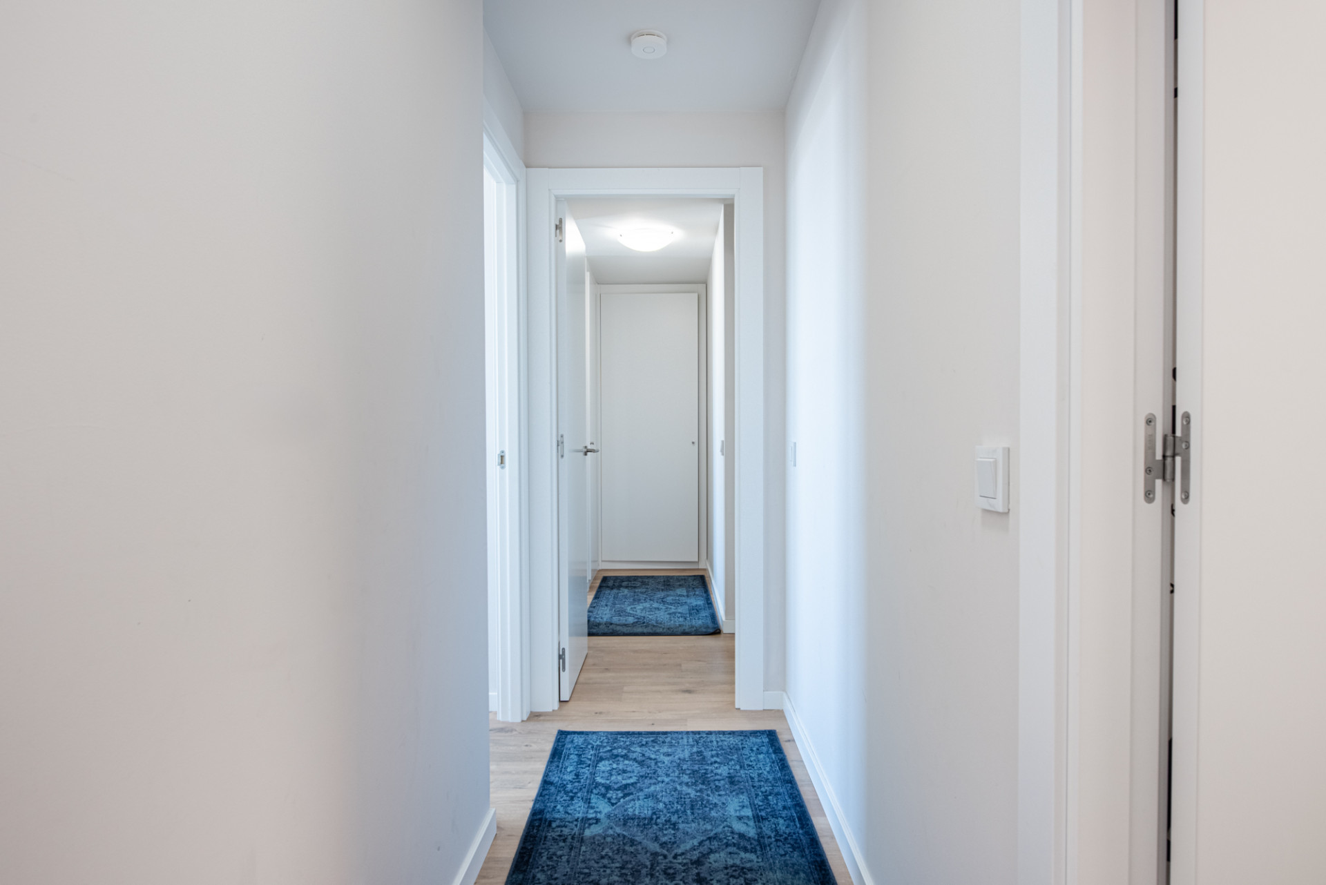 This modern 3-bedroom, 2-bathroom penthouse is located in a recently completed development (2023) in the sought-after area of Las Lagunas, Mijas Costa. · Photo 17