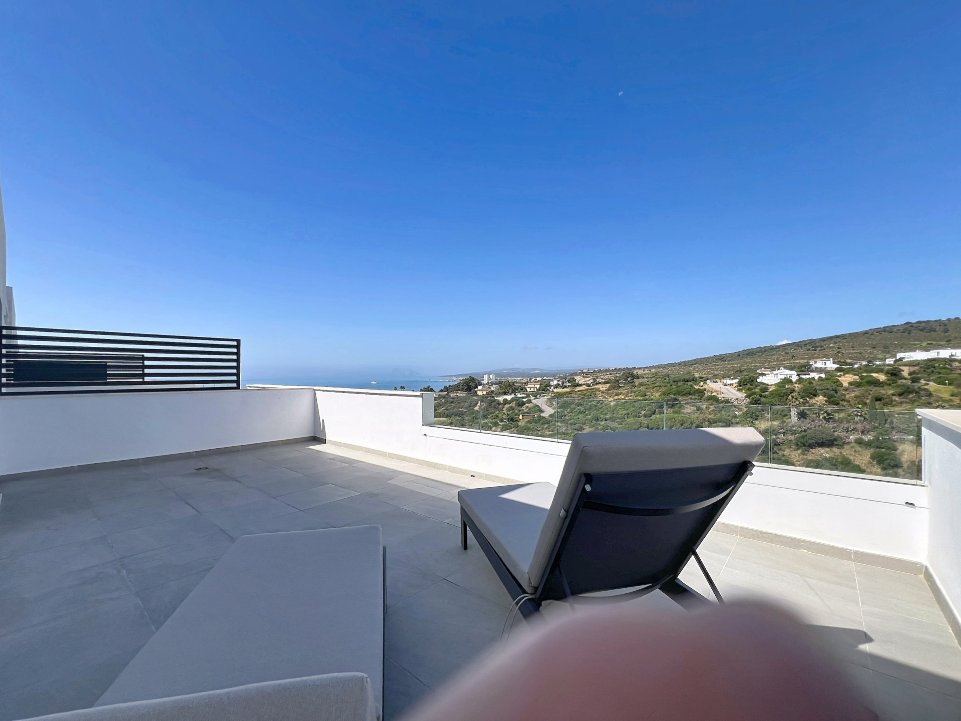 Exclusive Townhouse with Panoramic Sea, Gibraltar and Africa Views Near Sotogrande · Photo 27