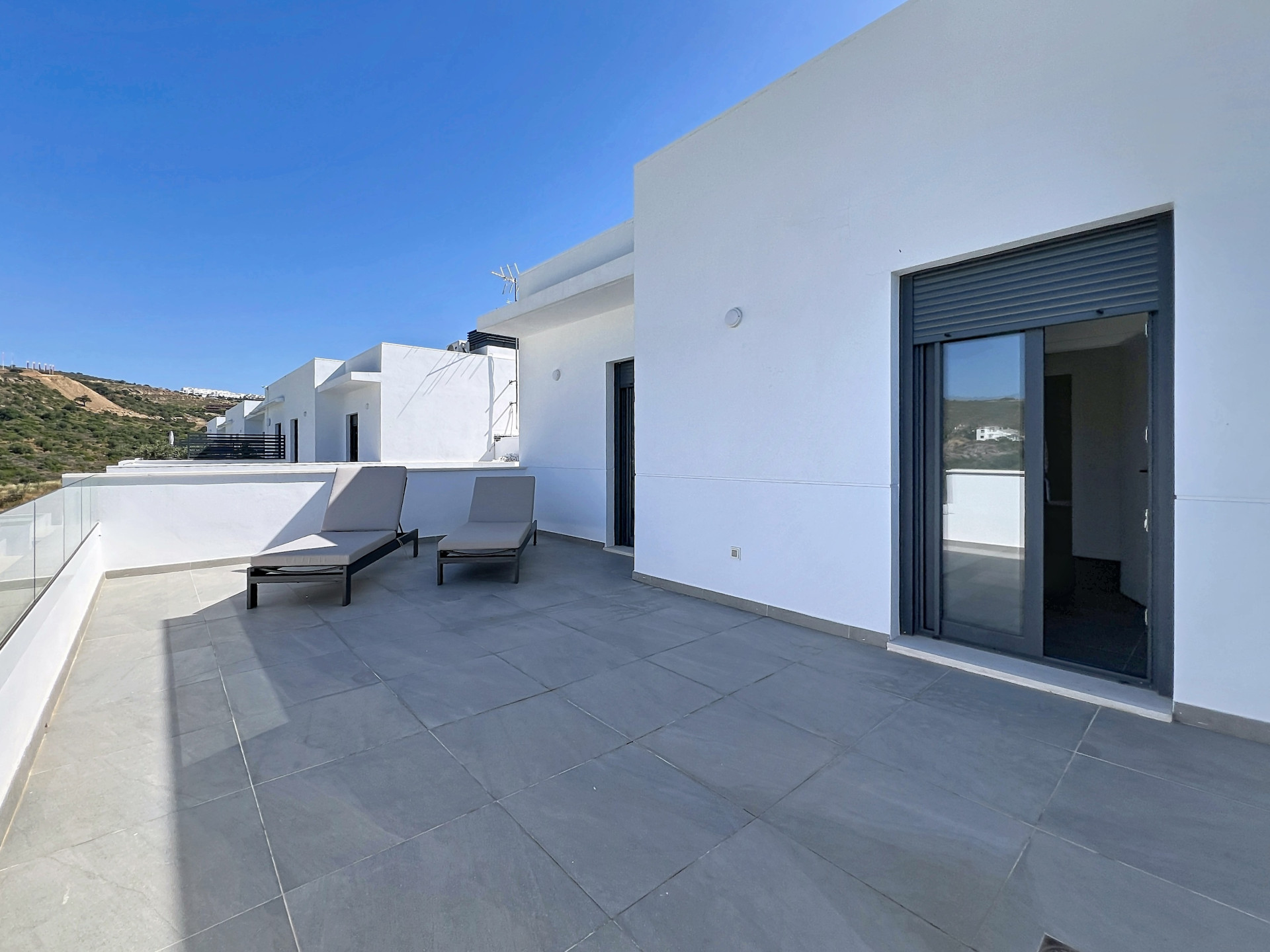 Exclusive Townhouse with Panoramic Sea, Gibraltar and Africa Views Near Sotogrande · Photo 17