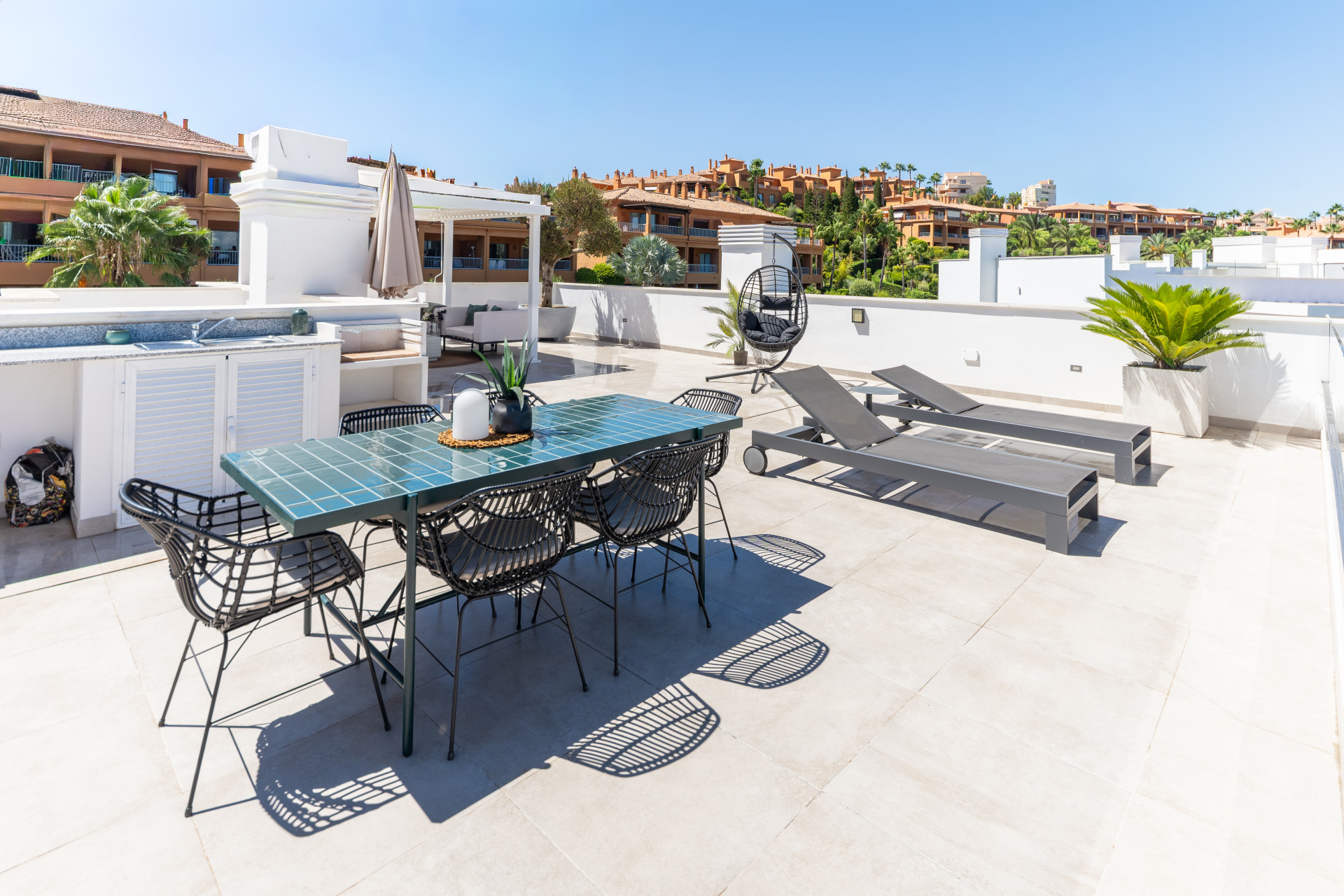 Luxury Duplex Penthouse with Private Rooftop on the New Golden Mile · Photo 25