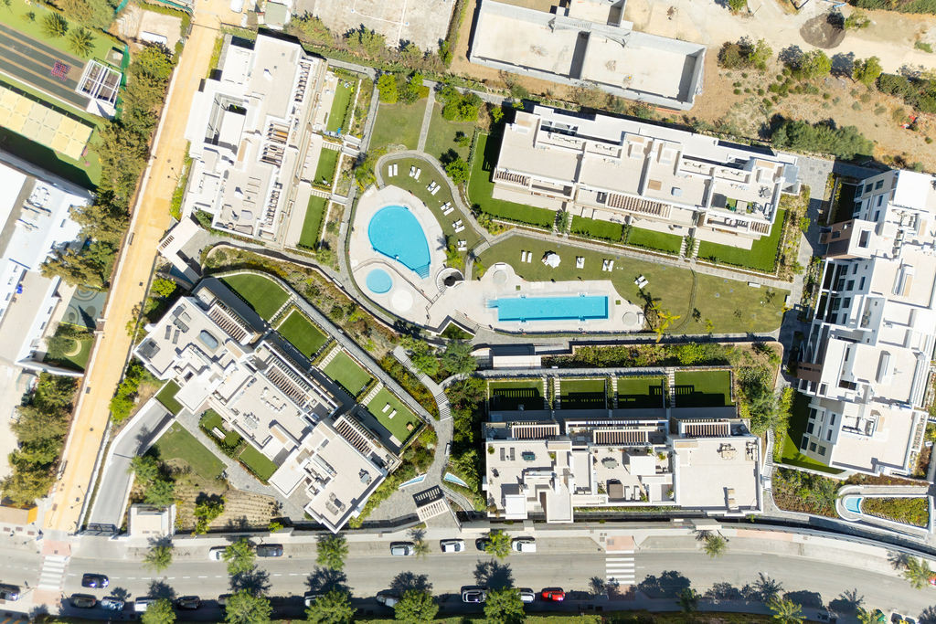 Luxury Duplex Penthouse with Private Rooftop on the New Golden Mile · Photo 30