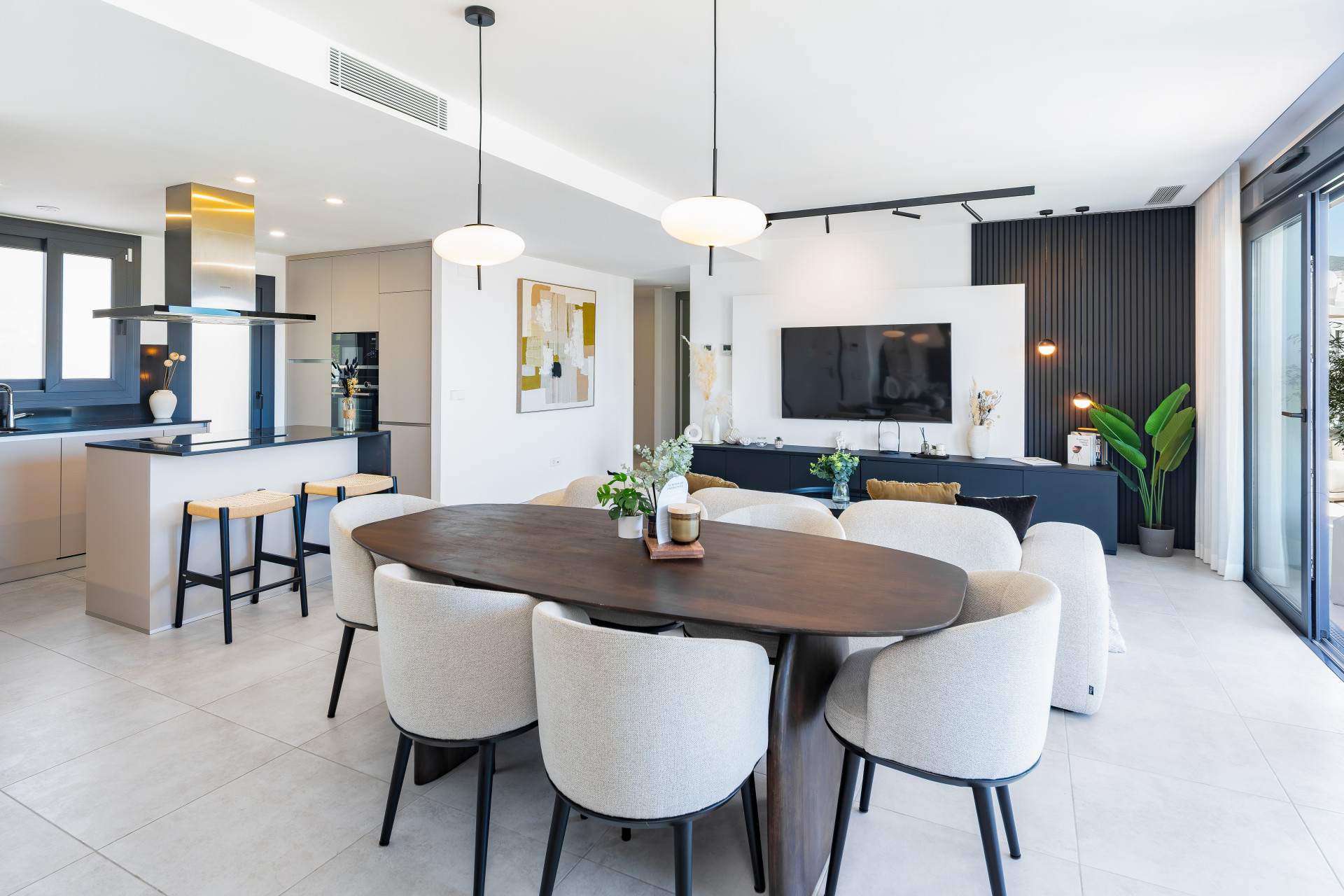 Luxury Duplex Penthouse with Private Rooftop on the New Golden Mile · Photo 4