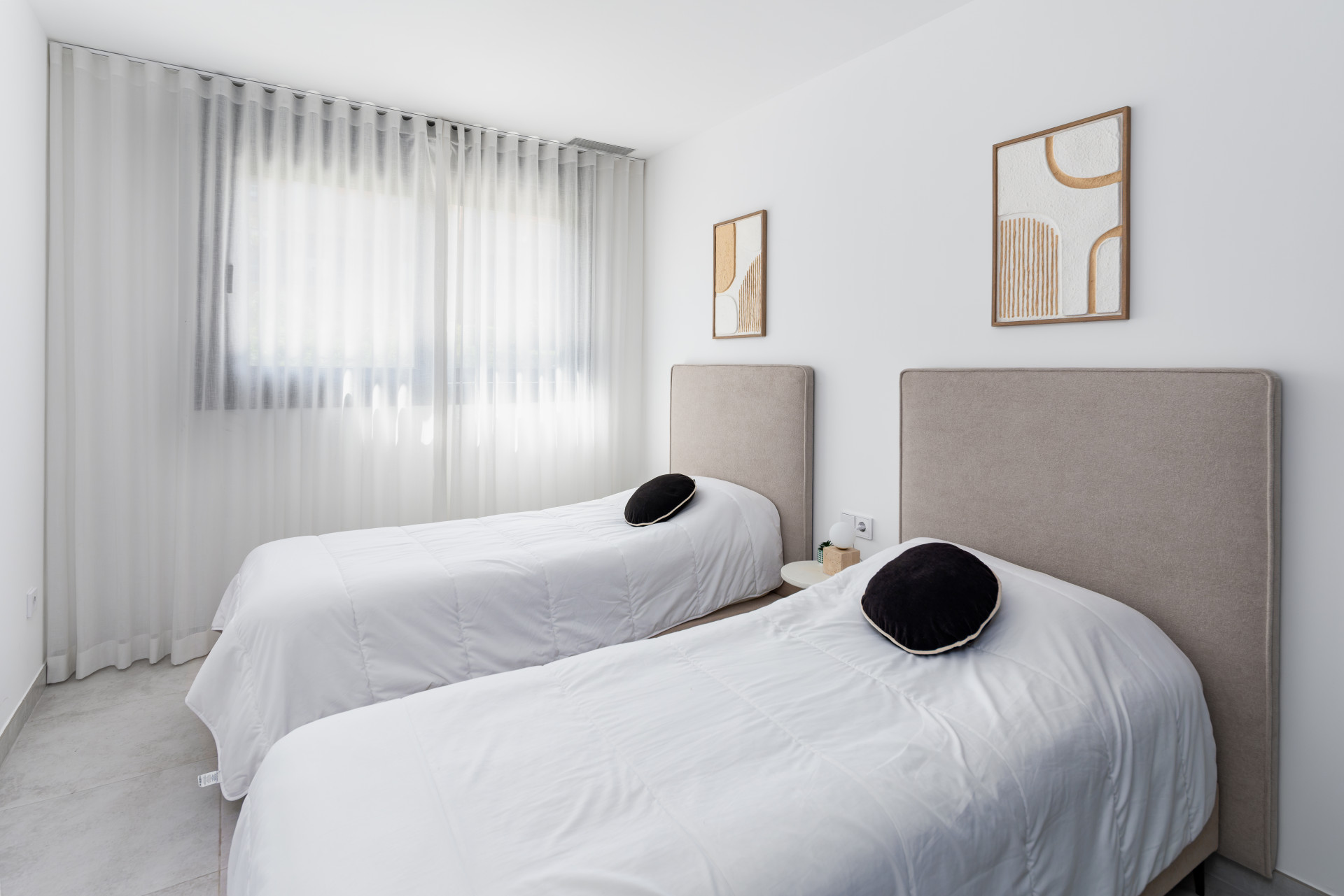 Luxury Duplex Penthouse with Private Rooftop on the New Golden Mile · Photo 22