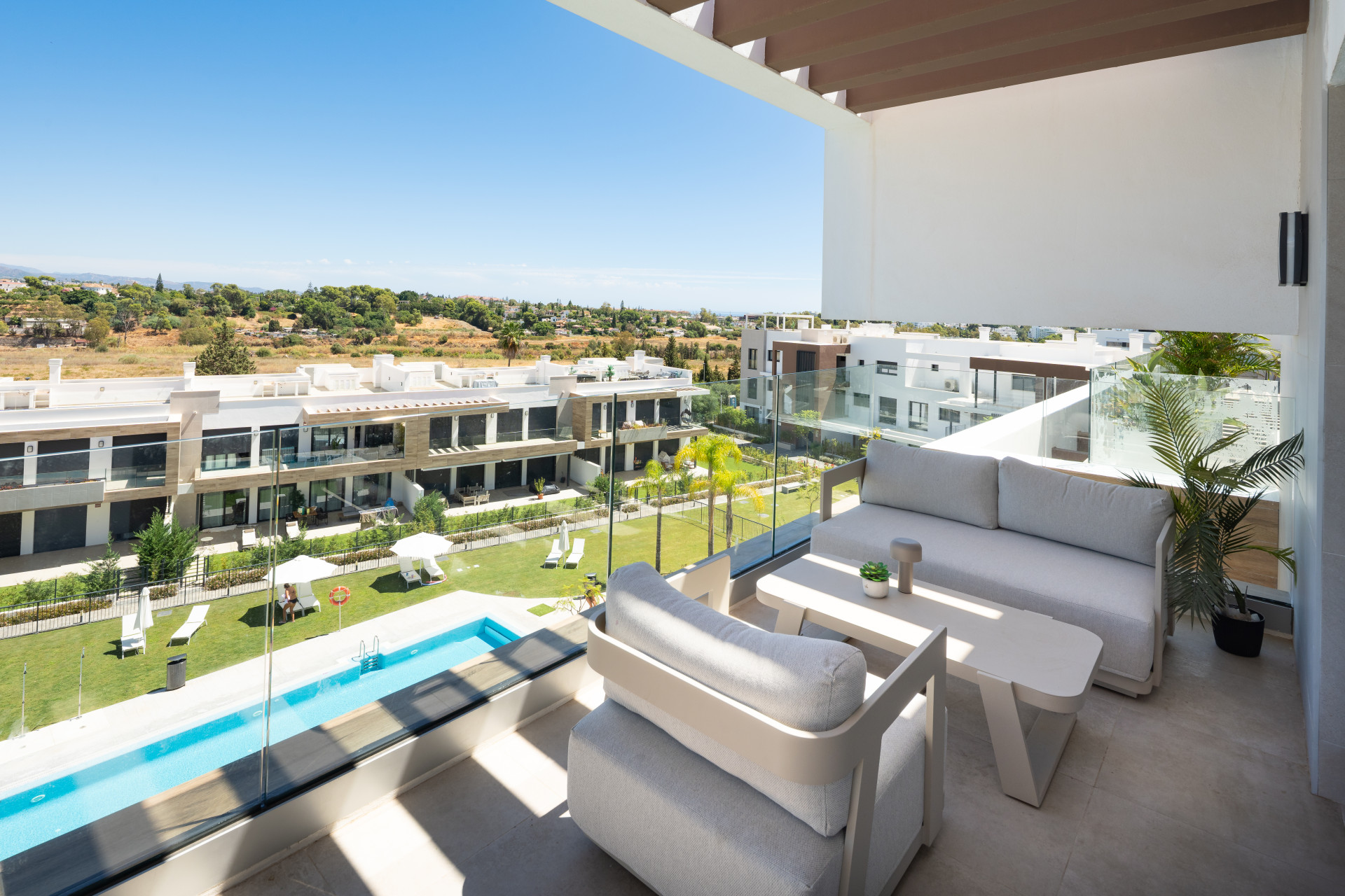 Luxury Duplex Penthouse with Private Rooftop on the New Golden Mile · Photo 28