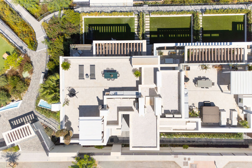Luxury Duplex Penthouse with Private Rooftop on the New Golden Mile · Photo 33
